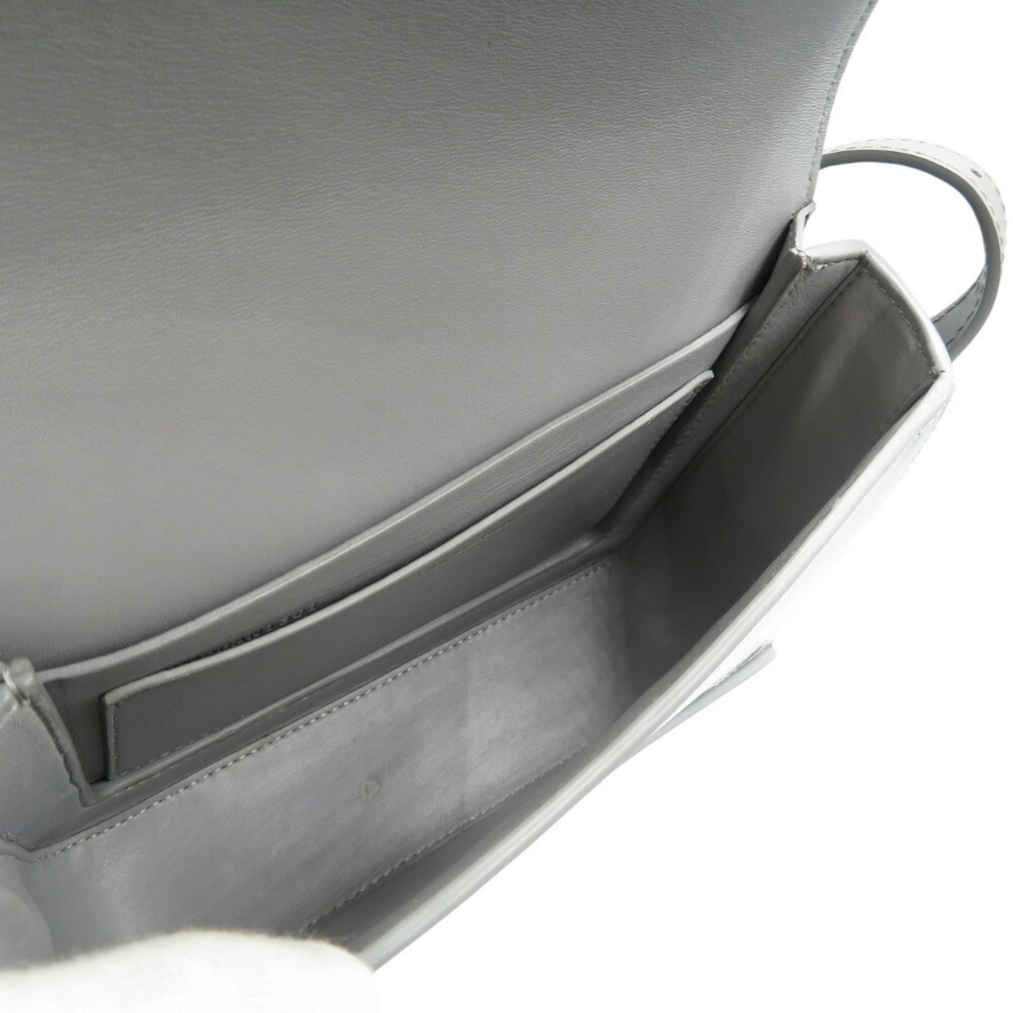 Burberry Gray Leather Shoulder Bag (Pre-Owned)