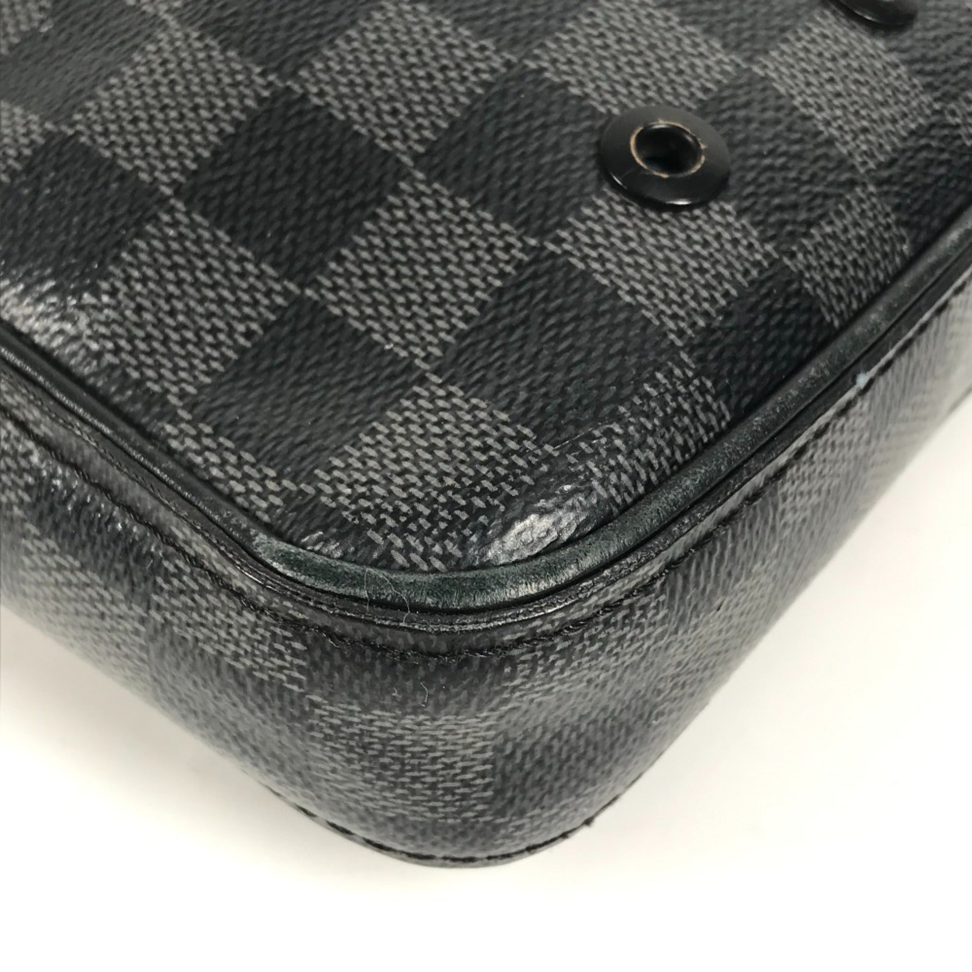 Louis Vuitton Black Damier Graphite Damier Graphite Messenger Bag Shoulder Bag (Pre-Owned)