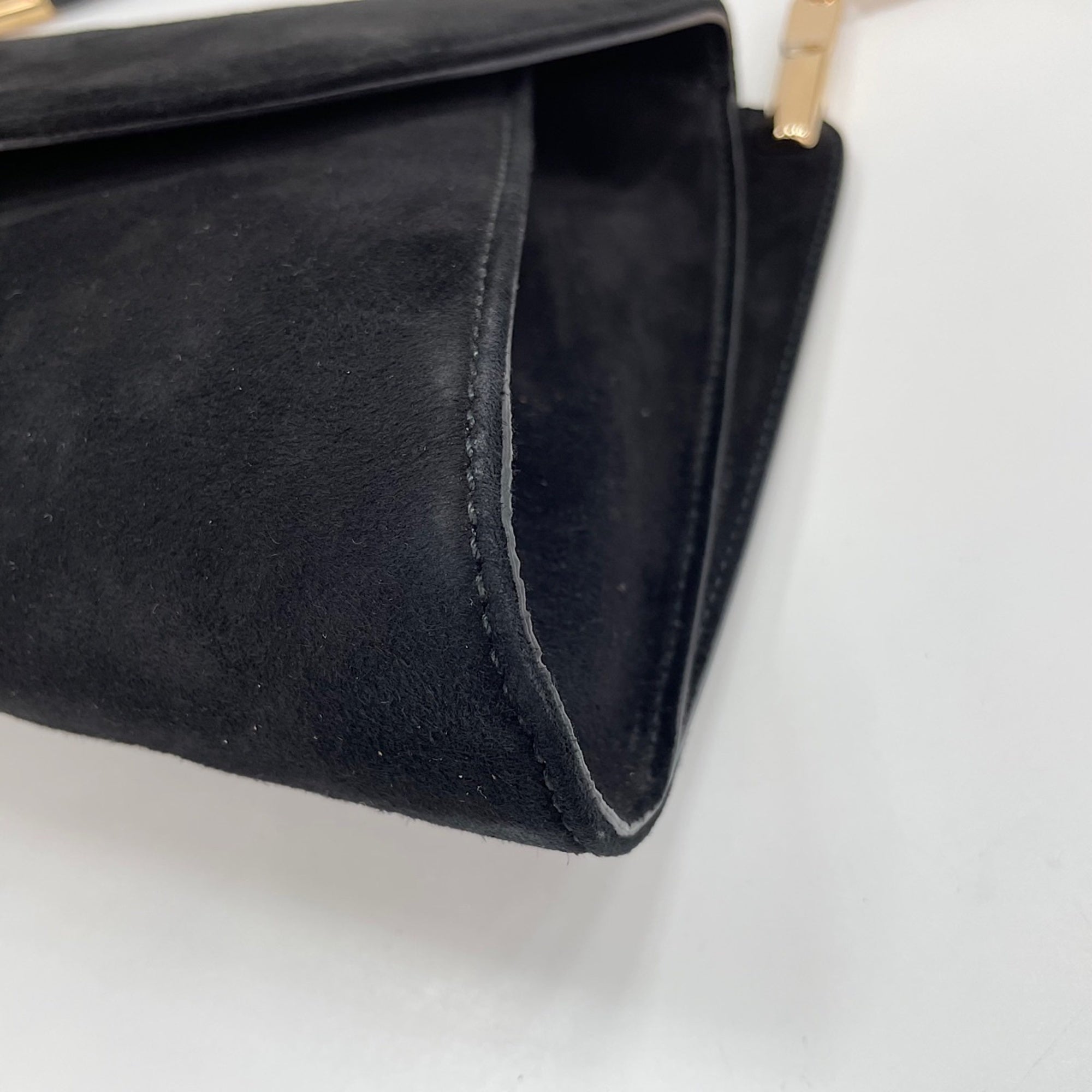 Salvatore Ferragamo Gancini Black Shoulder Bag (Pre-Owned)
