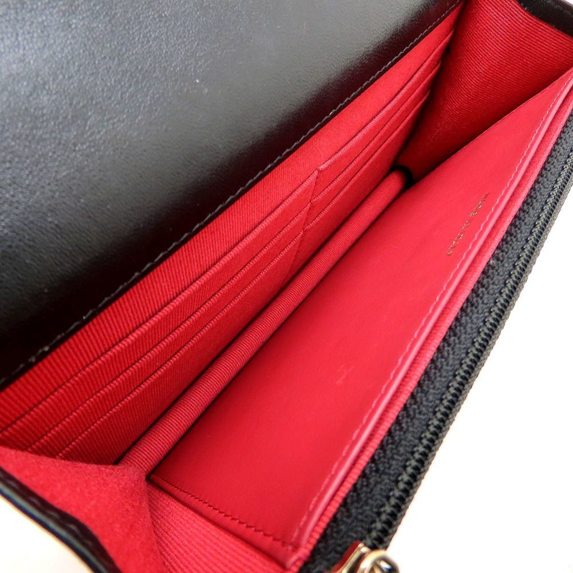 Chanel Black Leather Shoulder Bag (Pre-Owned)