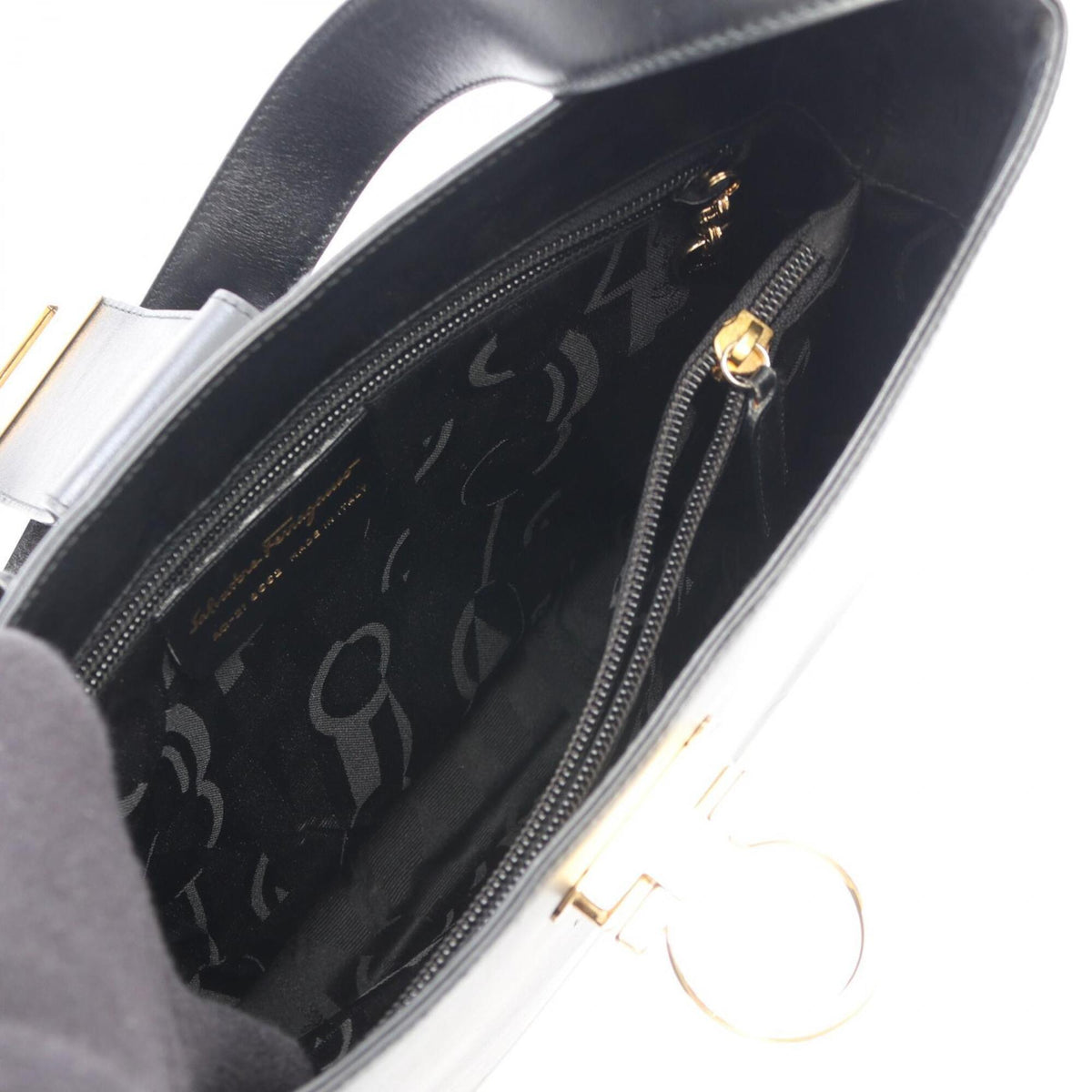 Salvatore Ferragamo Black Leather Handbag Shoulder Bag (Pre-Owned)