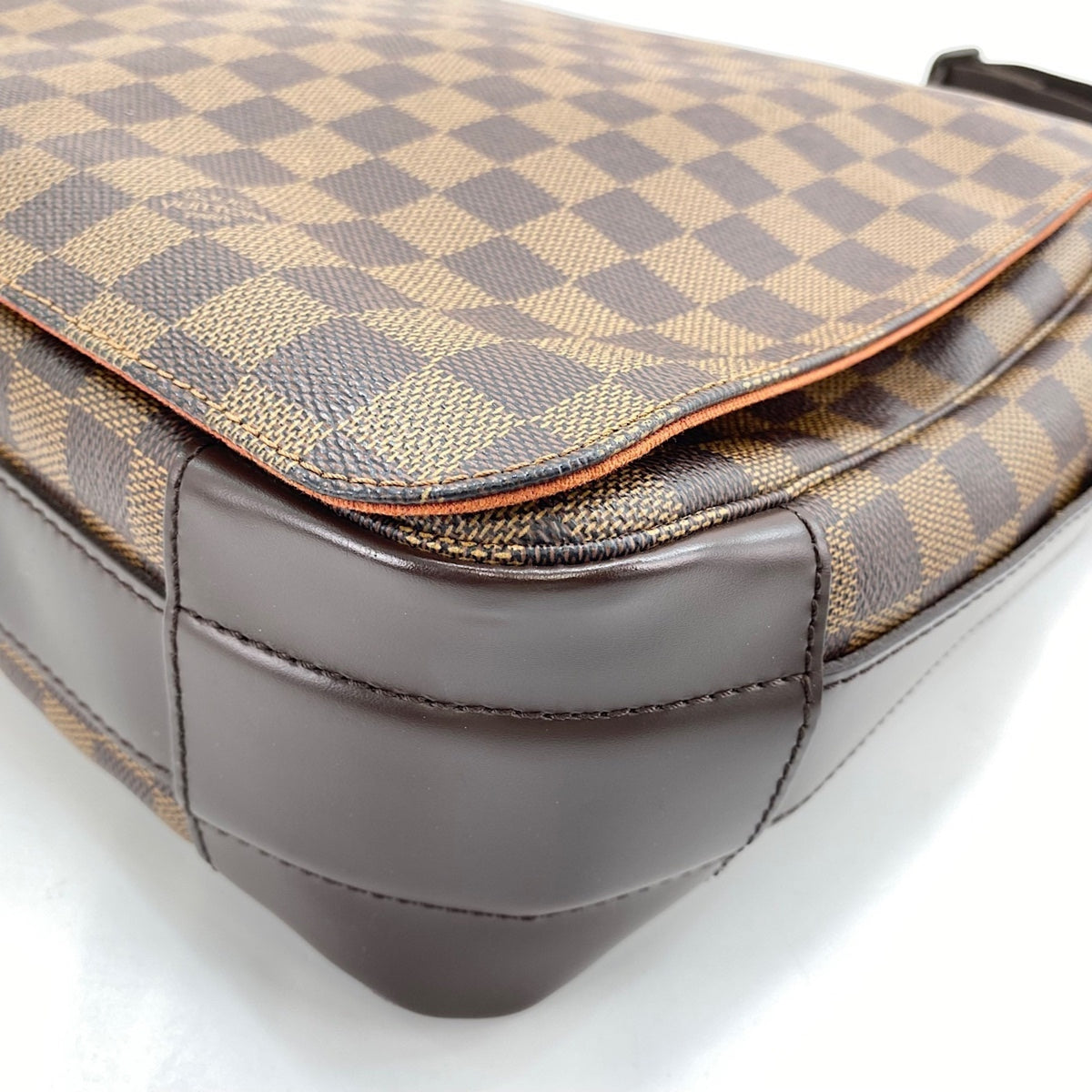 Louis Vuitton Brown Shoulder Bag (Pre-Owned)