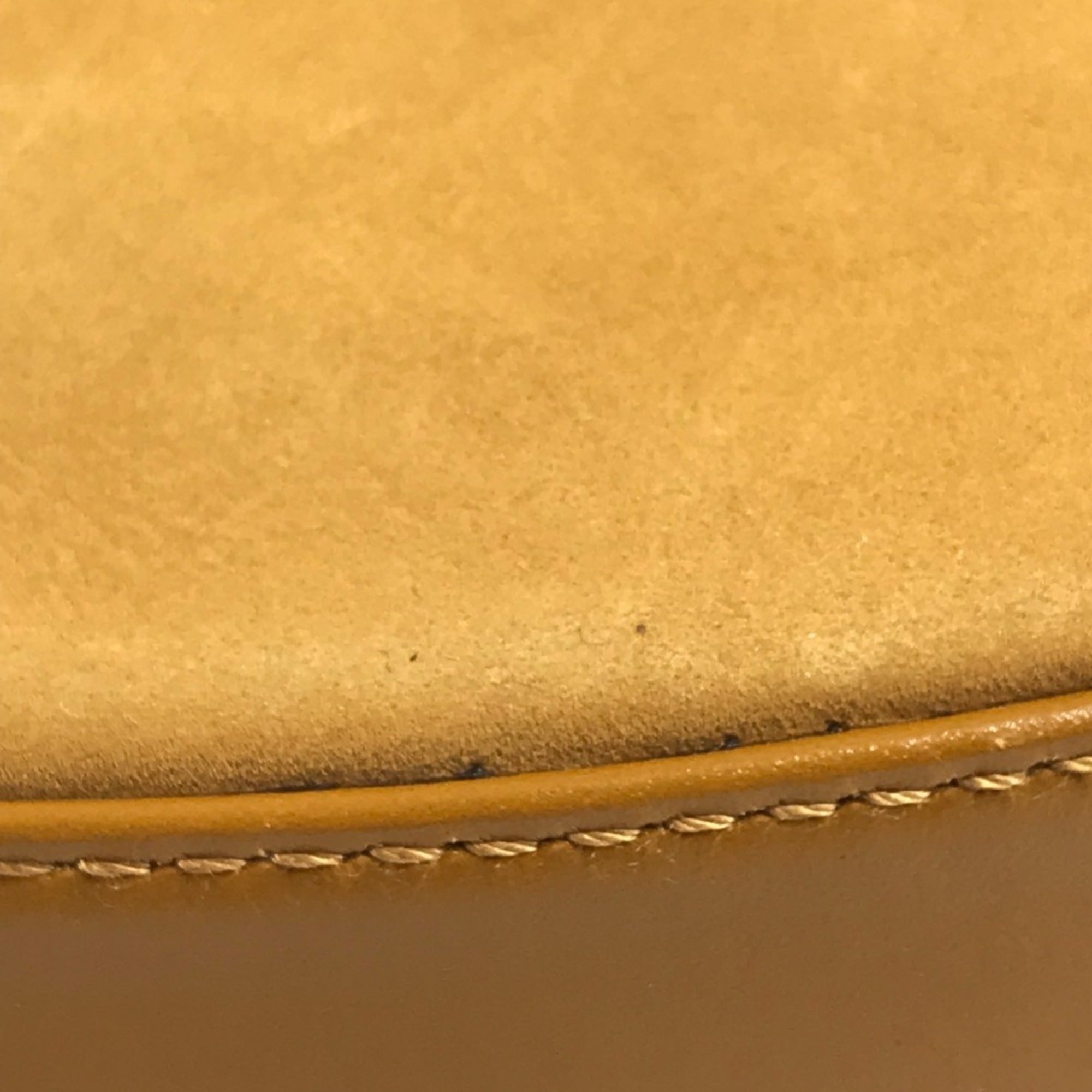Bvlgari Beige Leather Shoulder Bag (Pre-Owned)