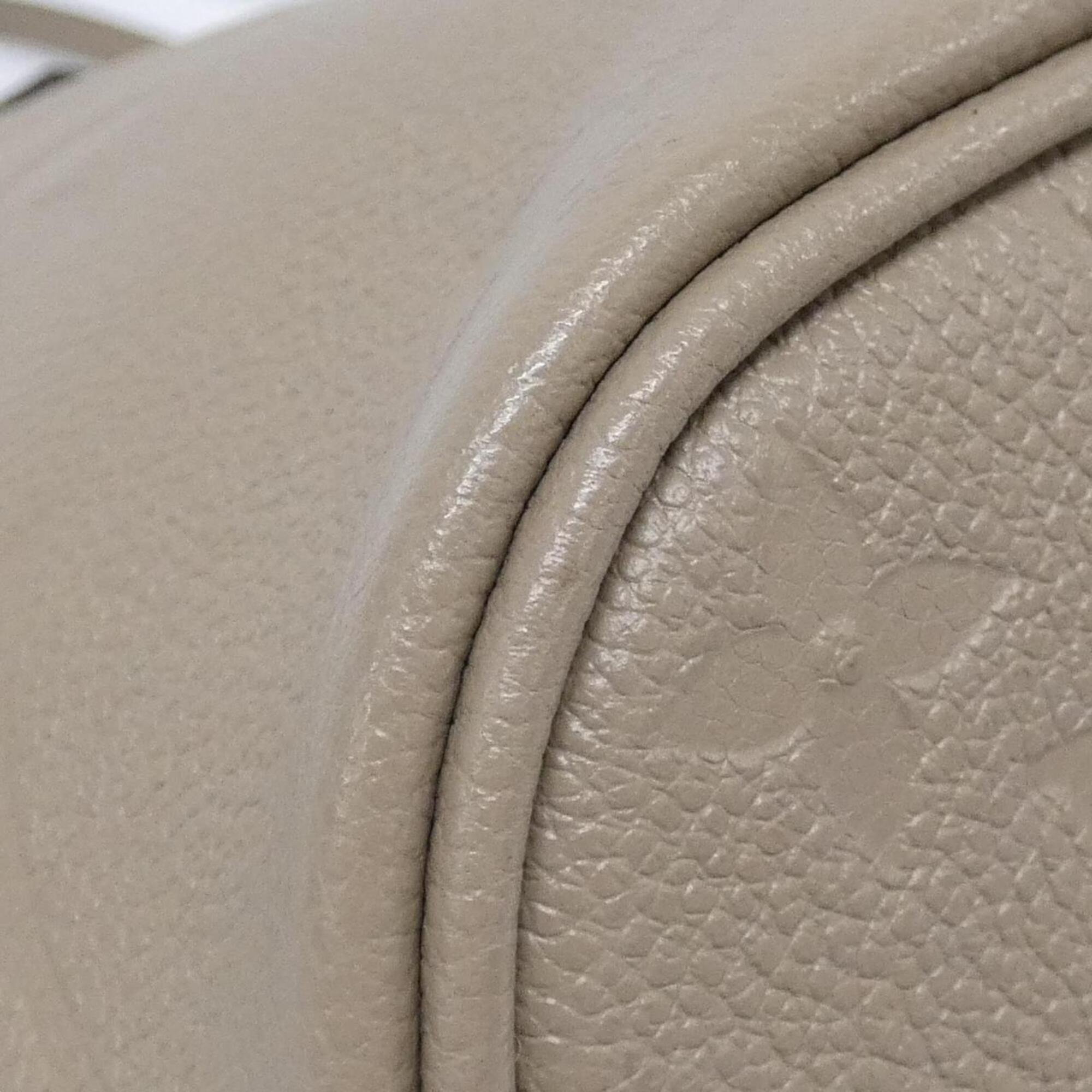 Louis Vuitton Tourterelle Leather Handbag Pouch (Pre-Owned)