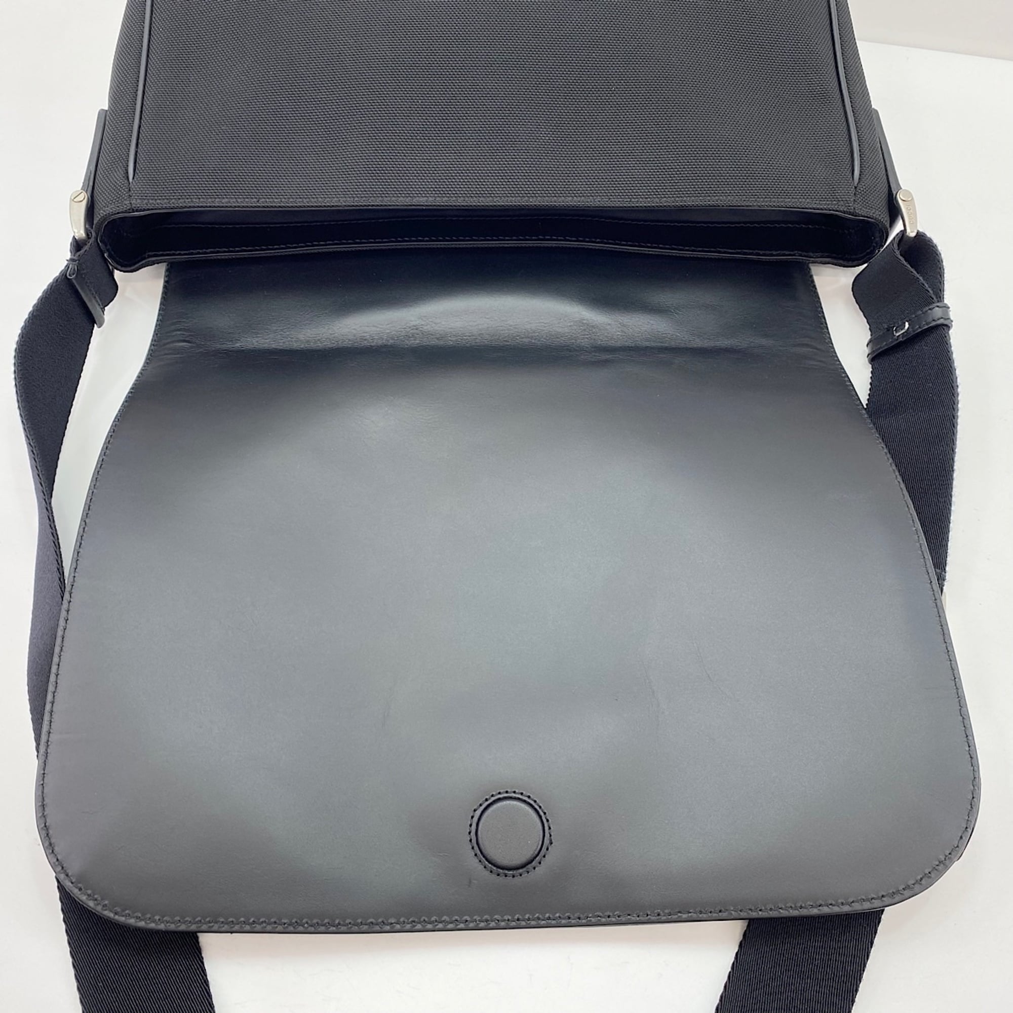 Gucci Black Shoulder Bag (Pre-Owned)