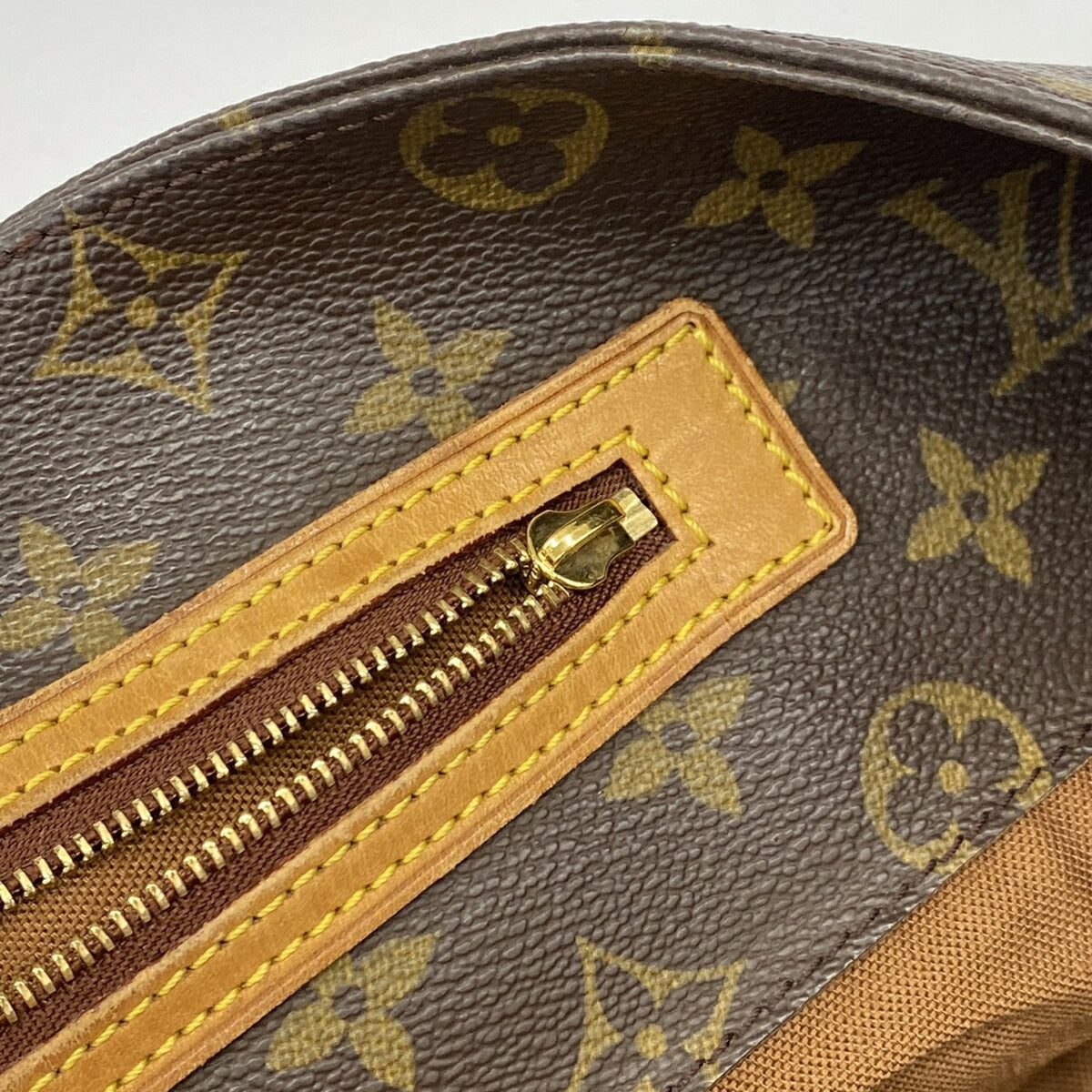 Louis Vuitton Brown Tote Bag (Pre-Owned)