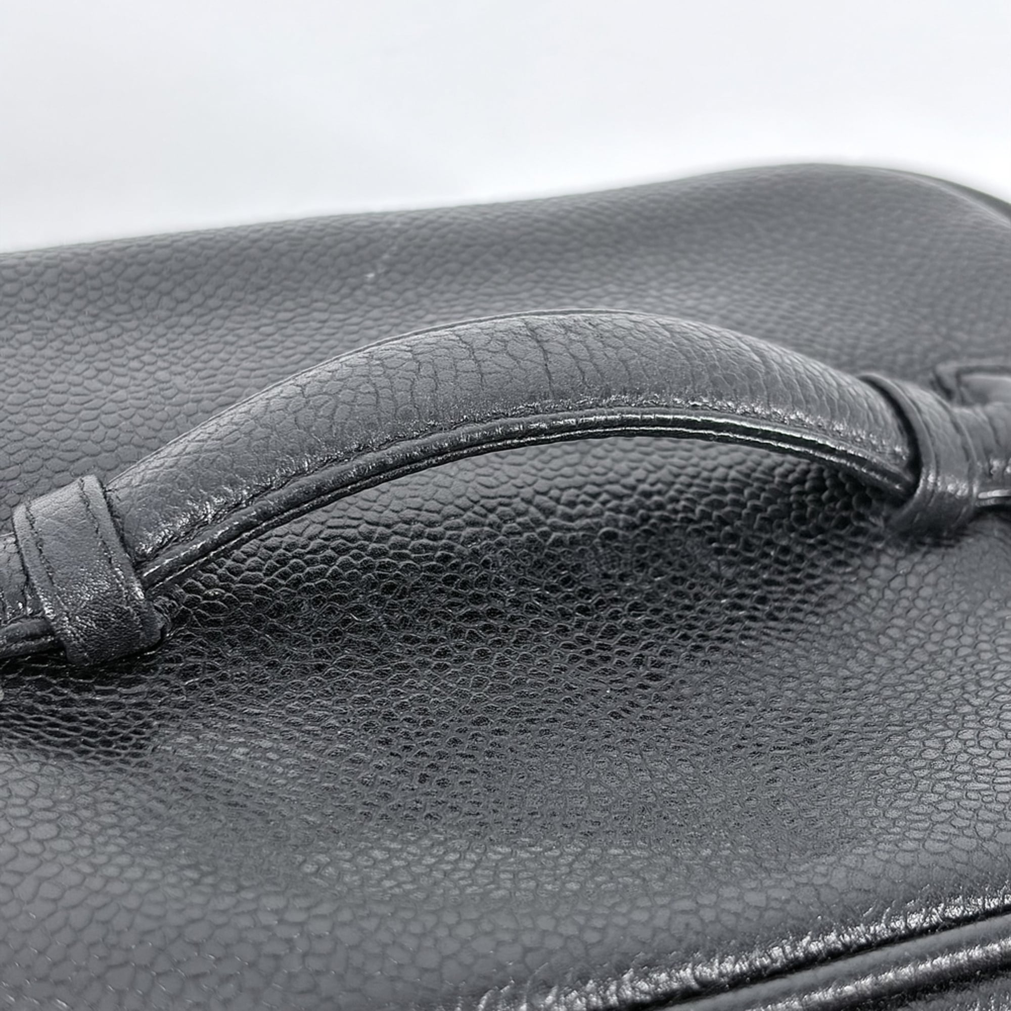 Chanel Black Grained Calfskin Pouch Vanity Bag (Pre-Owned)