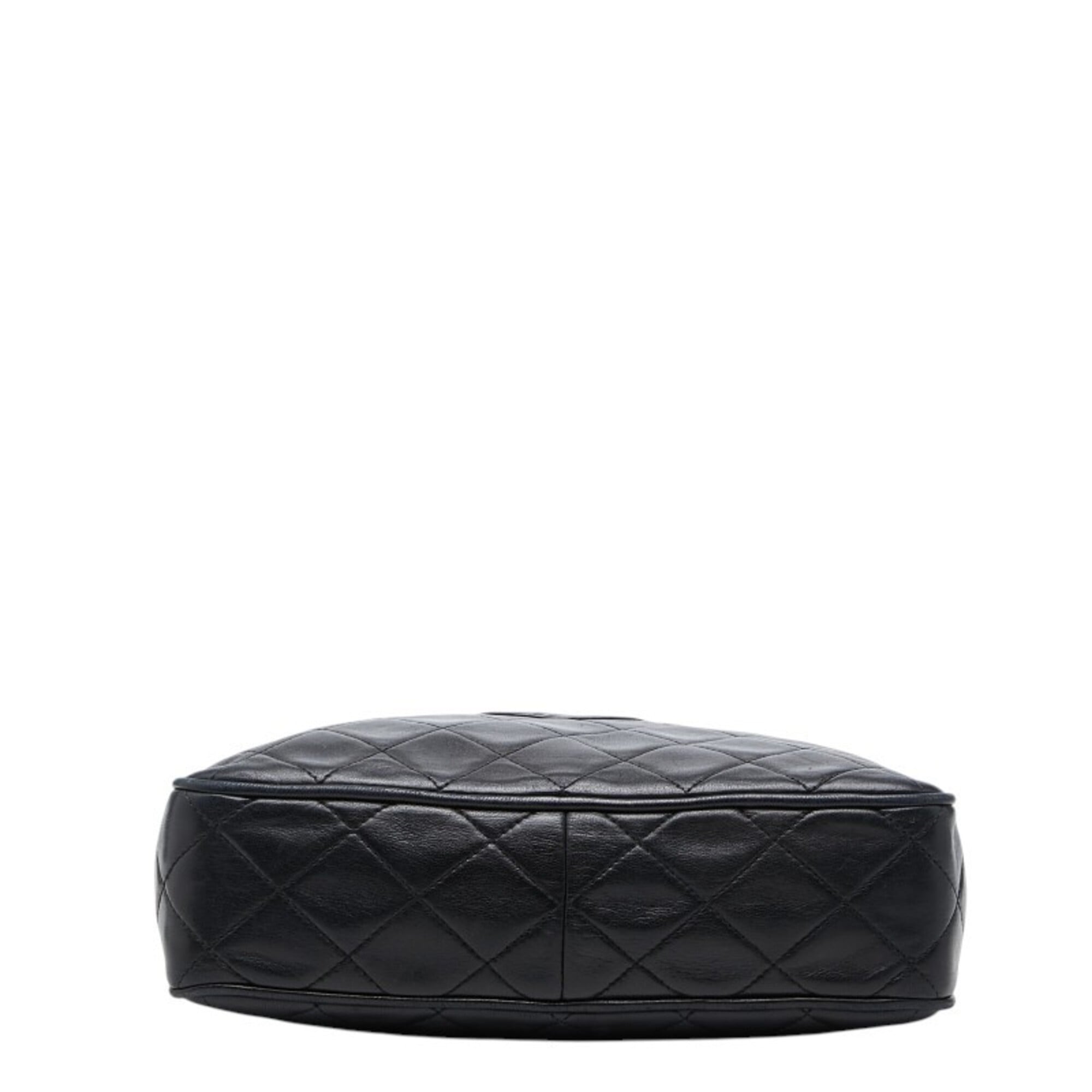 Chanel Black Leather Shoulder Bag (Pre-Owned)