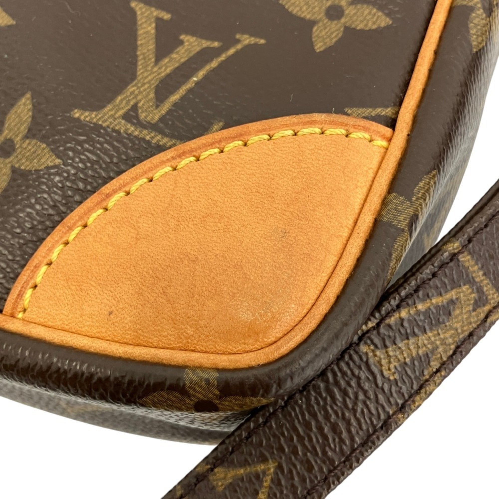 Louis Vuitton Brown Monogram Monogram Shoulder Bag (Pre-Owned)