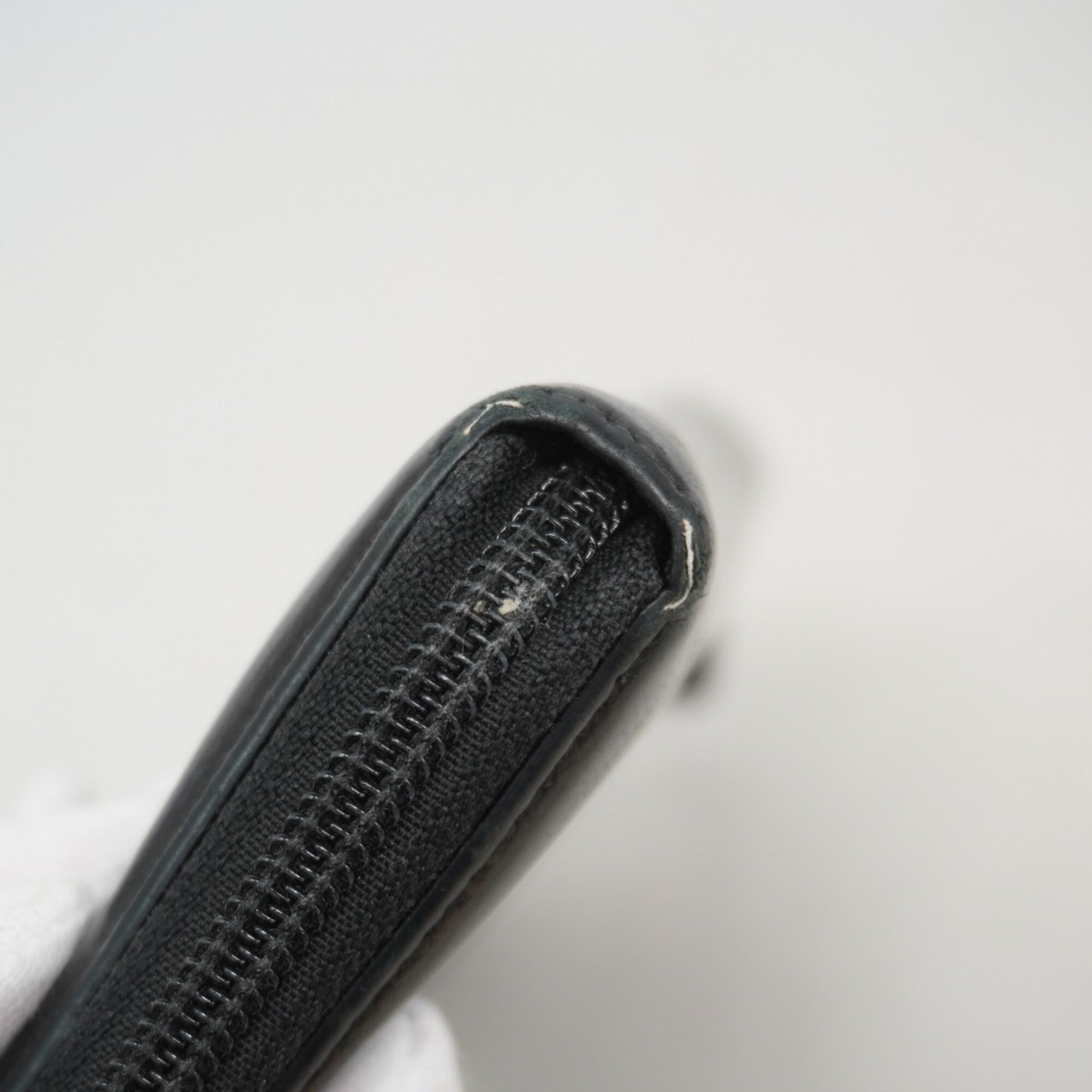 Chanel Black Leather Long Wallet (Bi-Fold) (Pre-Owned)