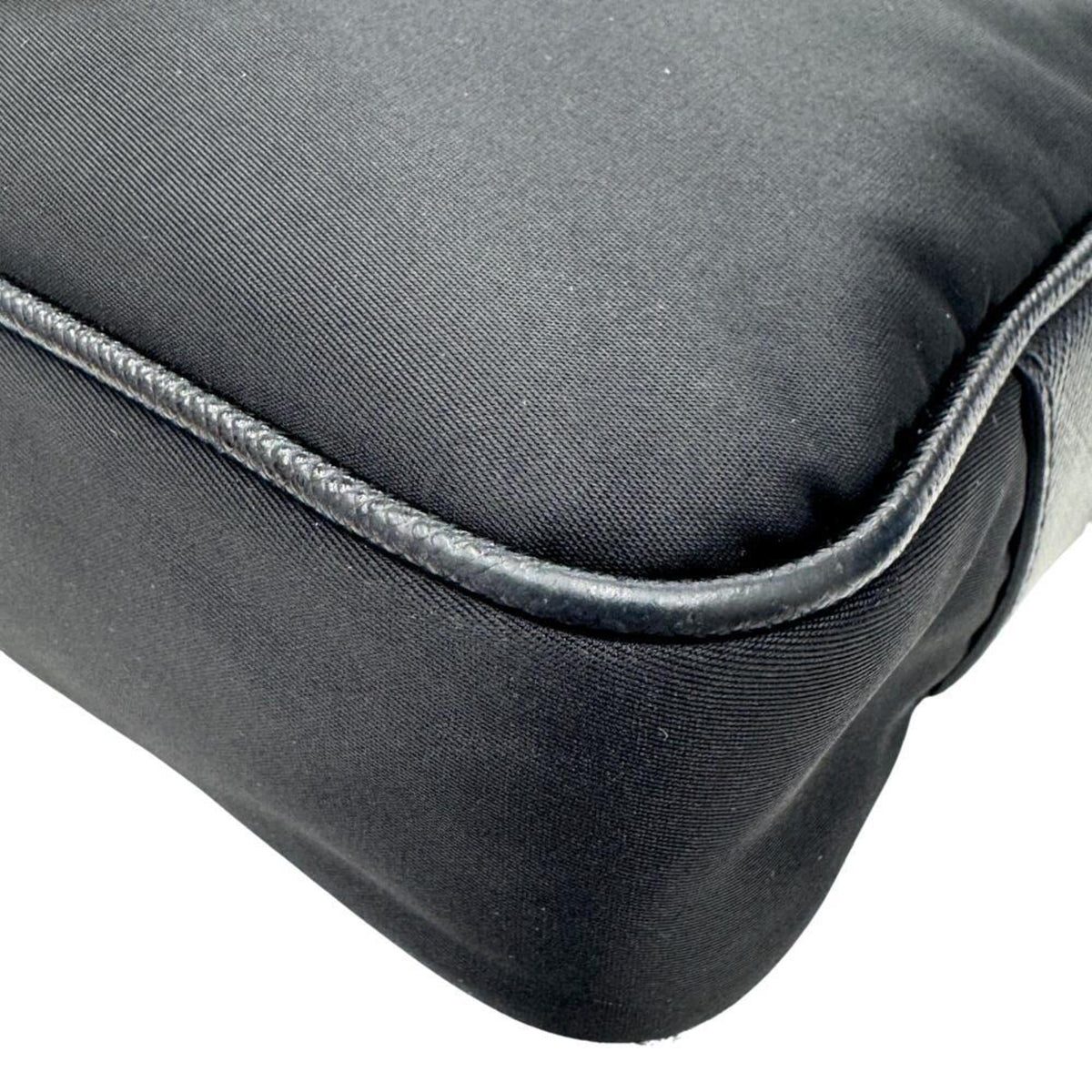 Prada Black Nylon Shoulder Bag (Pre-Owned)