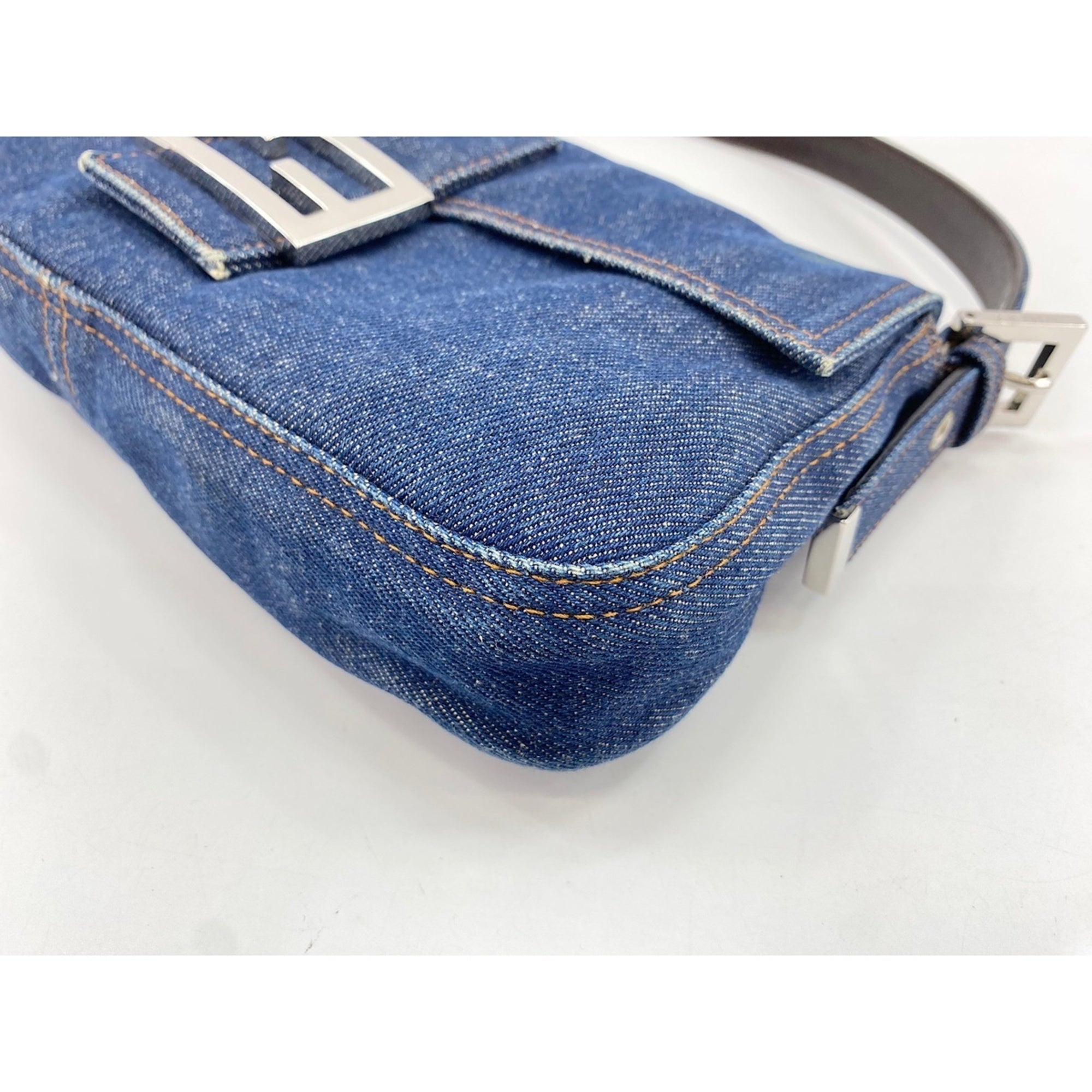 Fendi Navy Shoulder Bag (Pre-Owned)