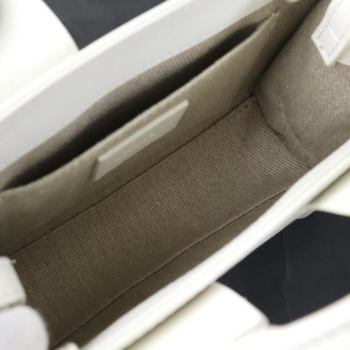Chloé White Leather Shoulder Bag (Pre-Owned)