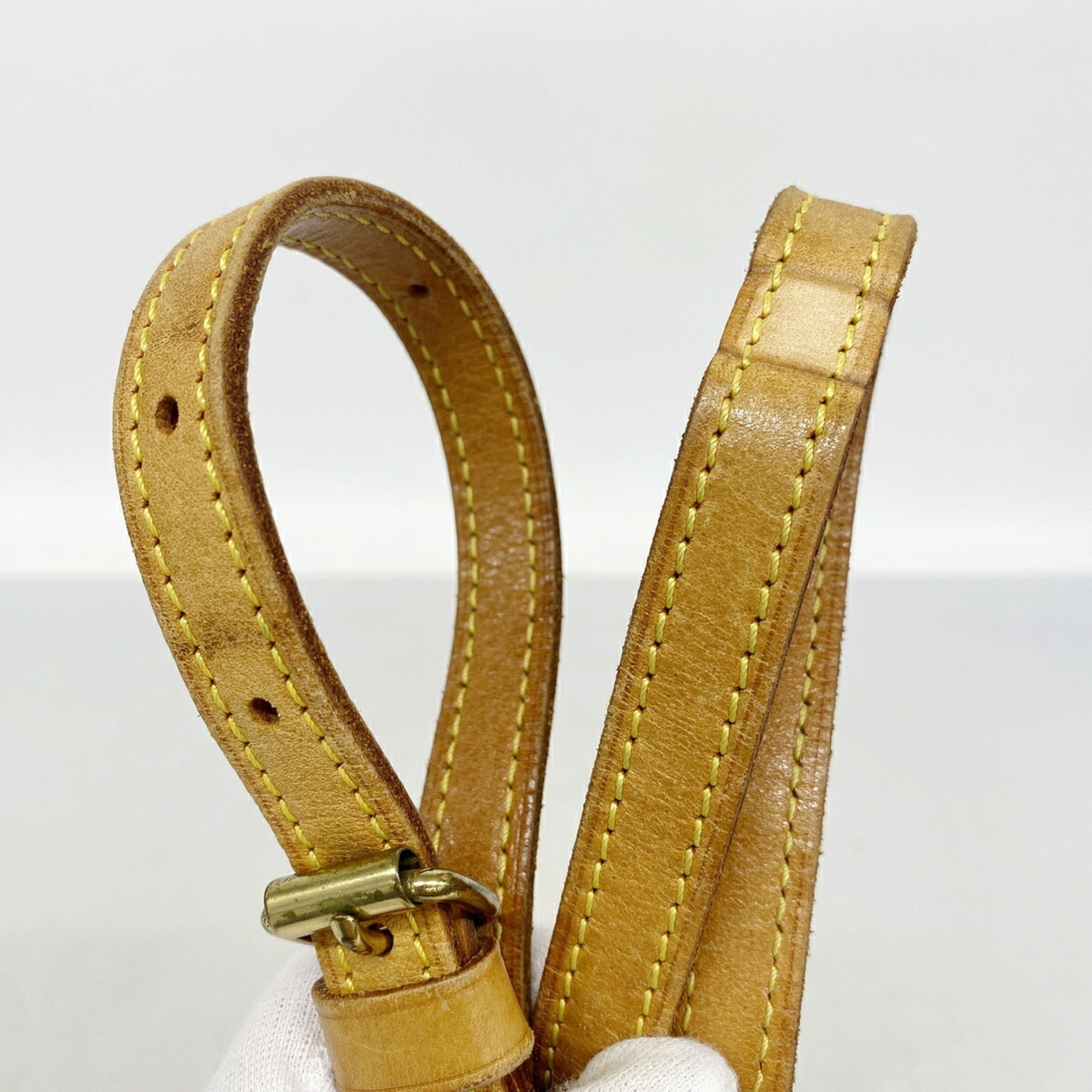Louis Vuitton Brown Shoulder Bag (Pre-Owned)