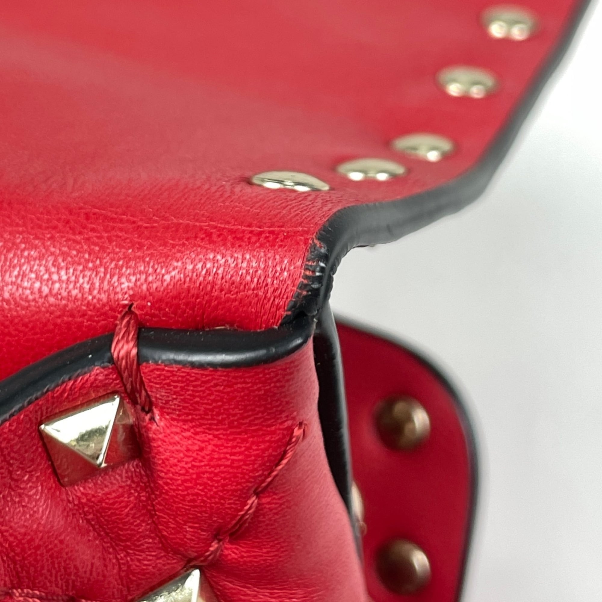 Valentino Garavani Red Color Leather Handbag Shoulder Bag (Pre-Owned)