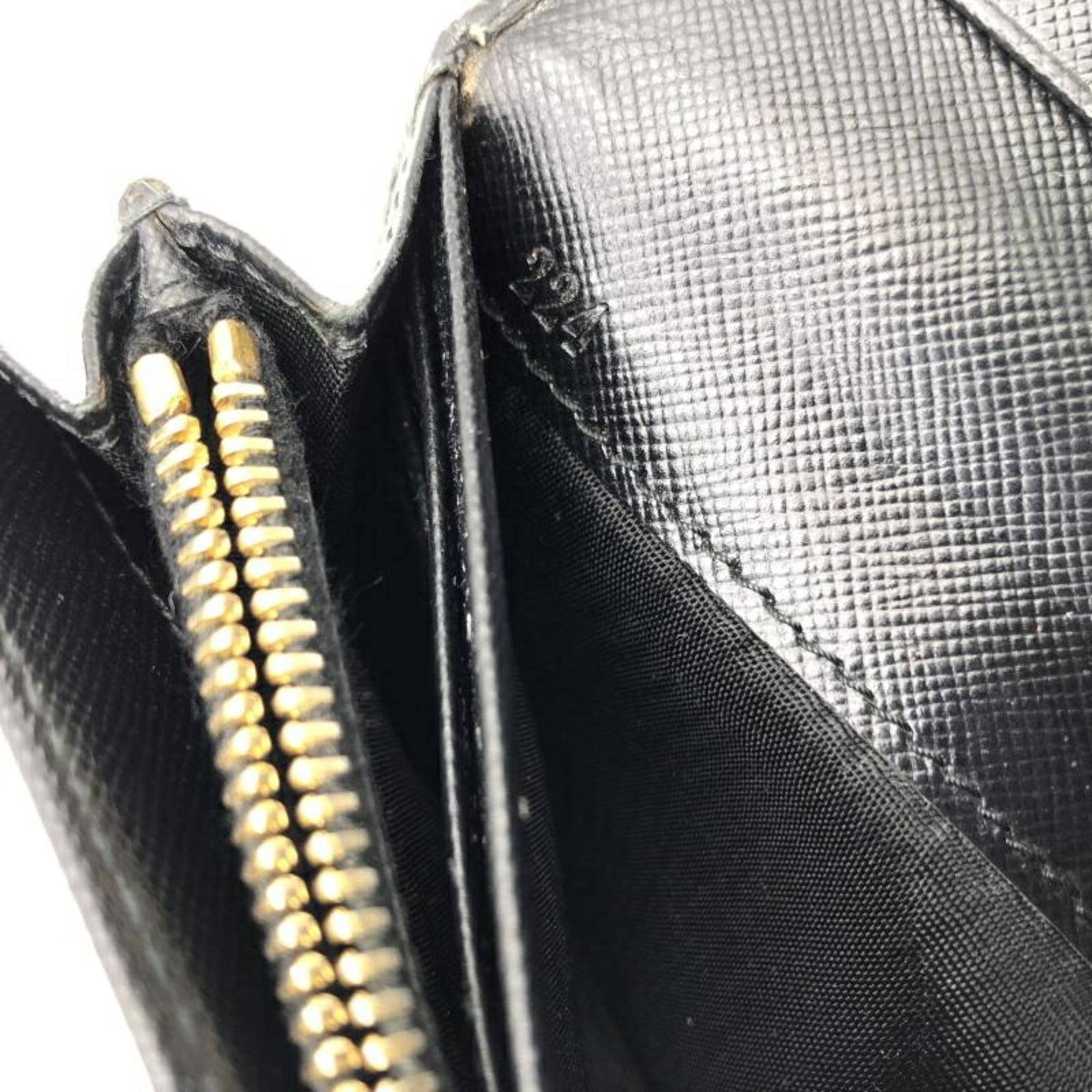 Prada Black (Pre-Owned)