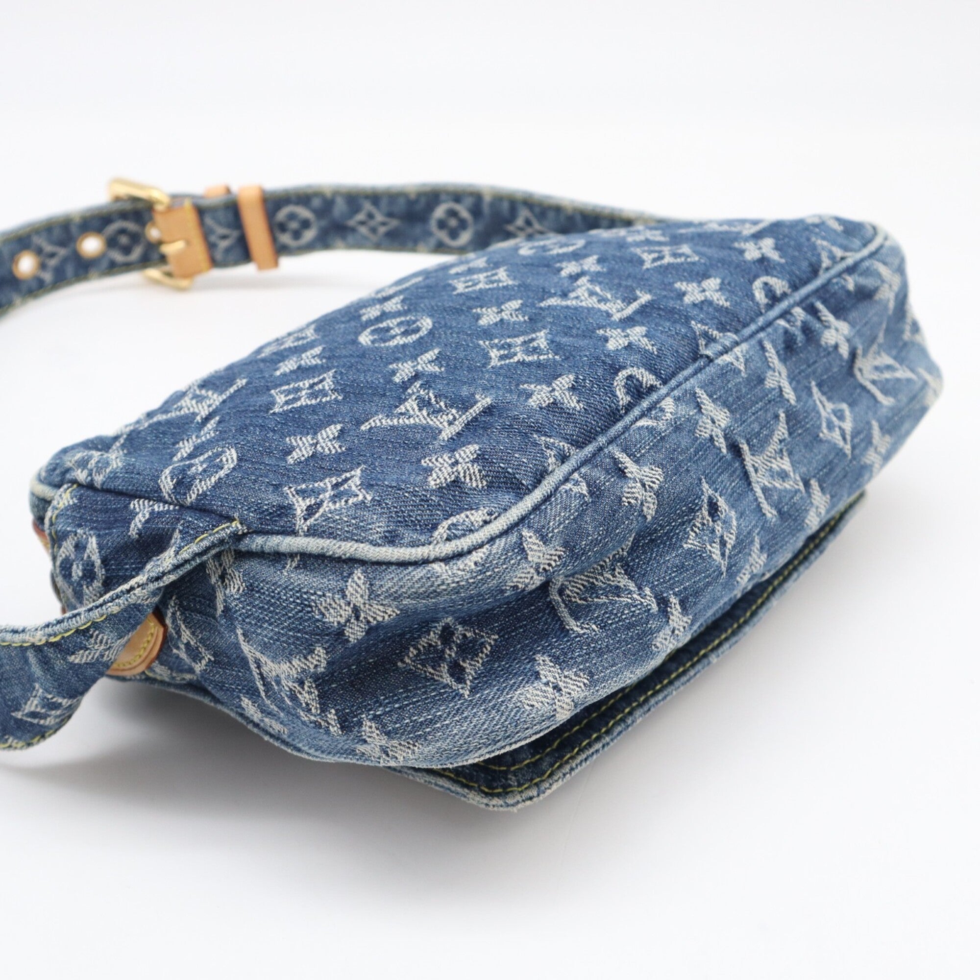 Louis Vuitton Beige Blue Cotton Fanny Pack (Pre-Owned)