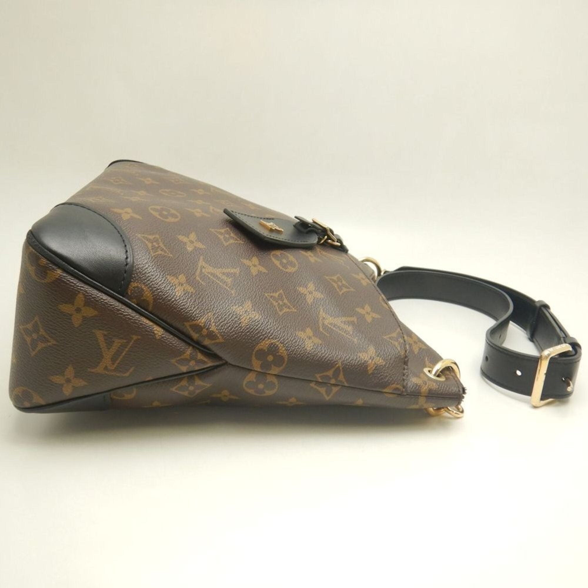 Louis Vuitton Brown Monogram Canvas Shoulder Bag (Pre-Owned)