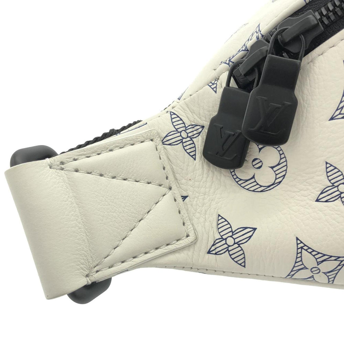 Louis Vuitton White Leather Shoulder Bag (Pre-Owned)