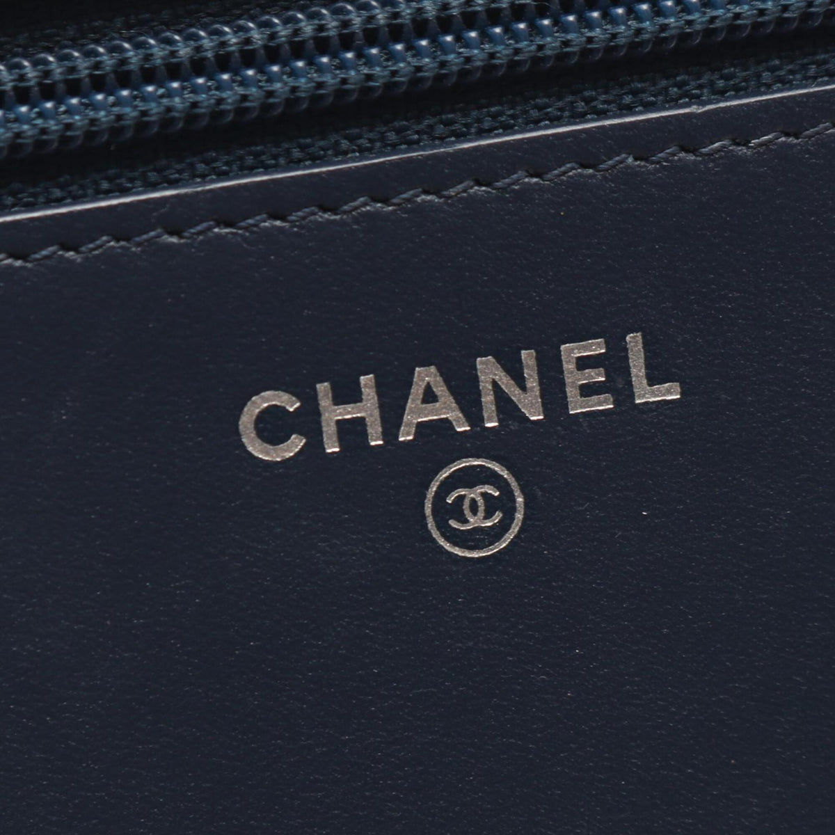 Chanel Navy Leather Handbag Shoulder Bag (Pre-Owned)