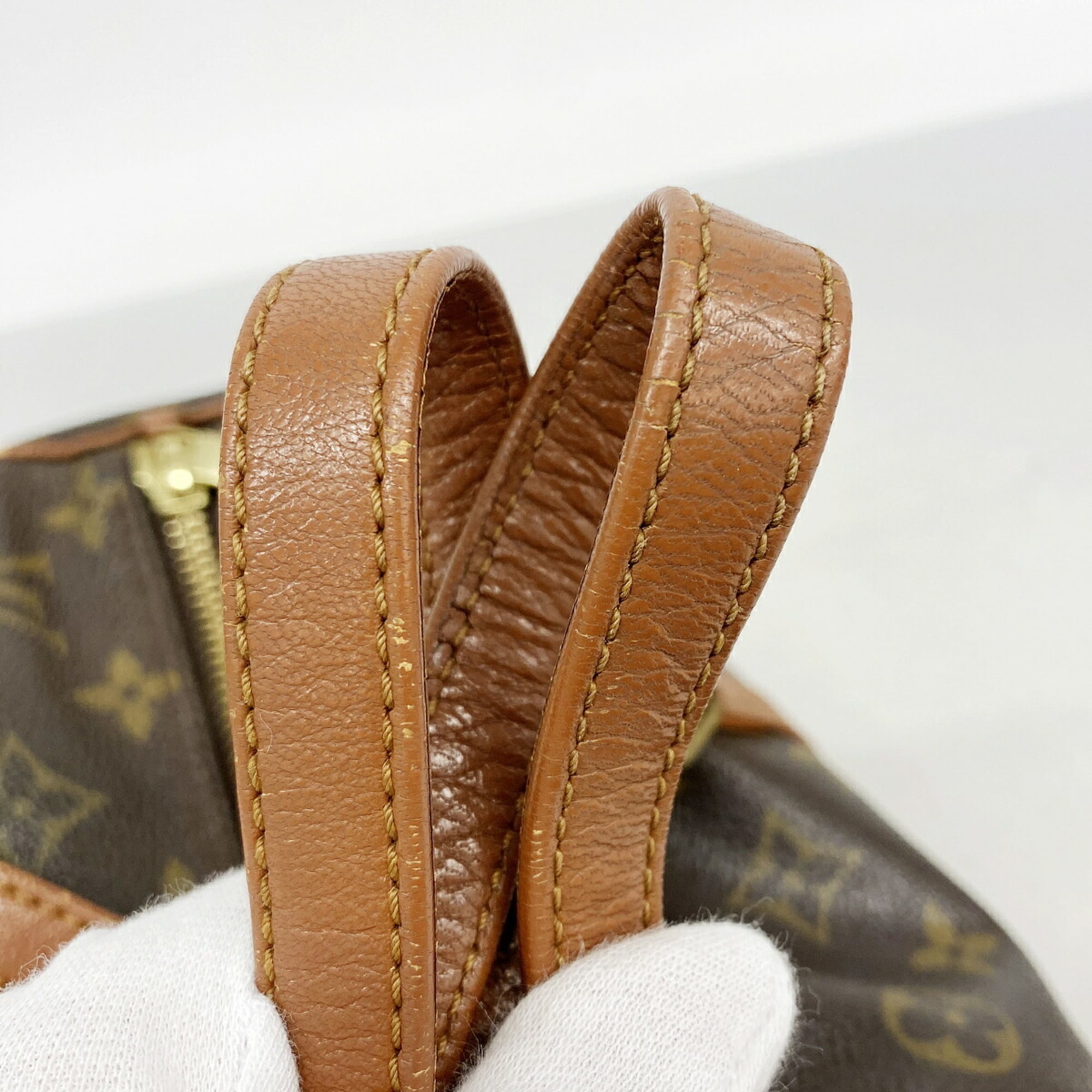 Louis Vuitton Brown Handbag (Pre-Owned)