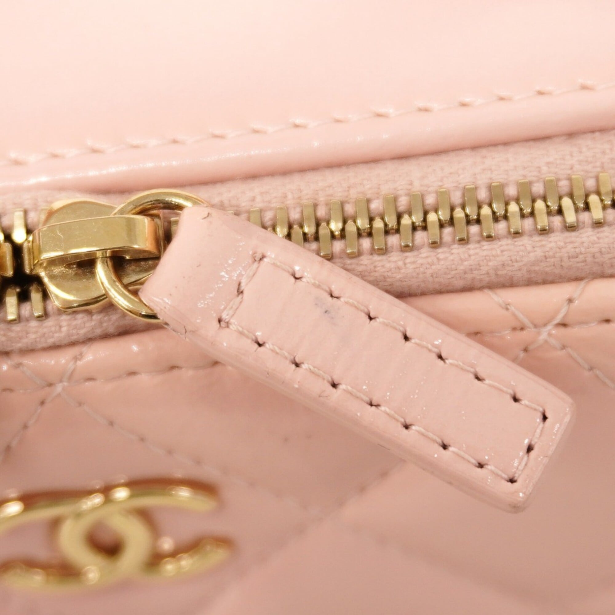 Chanel Pink Leather Vanity Bag (Pre-Owned)