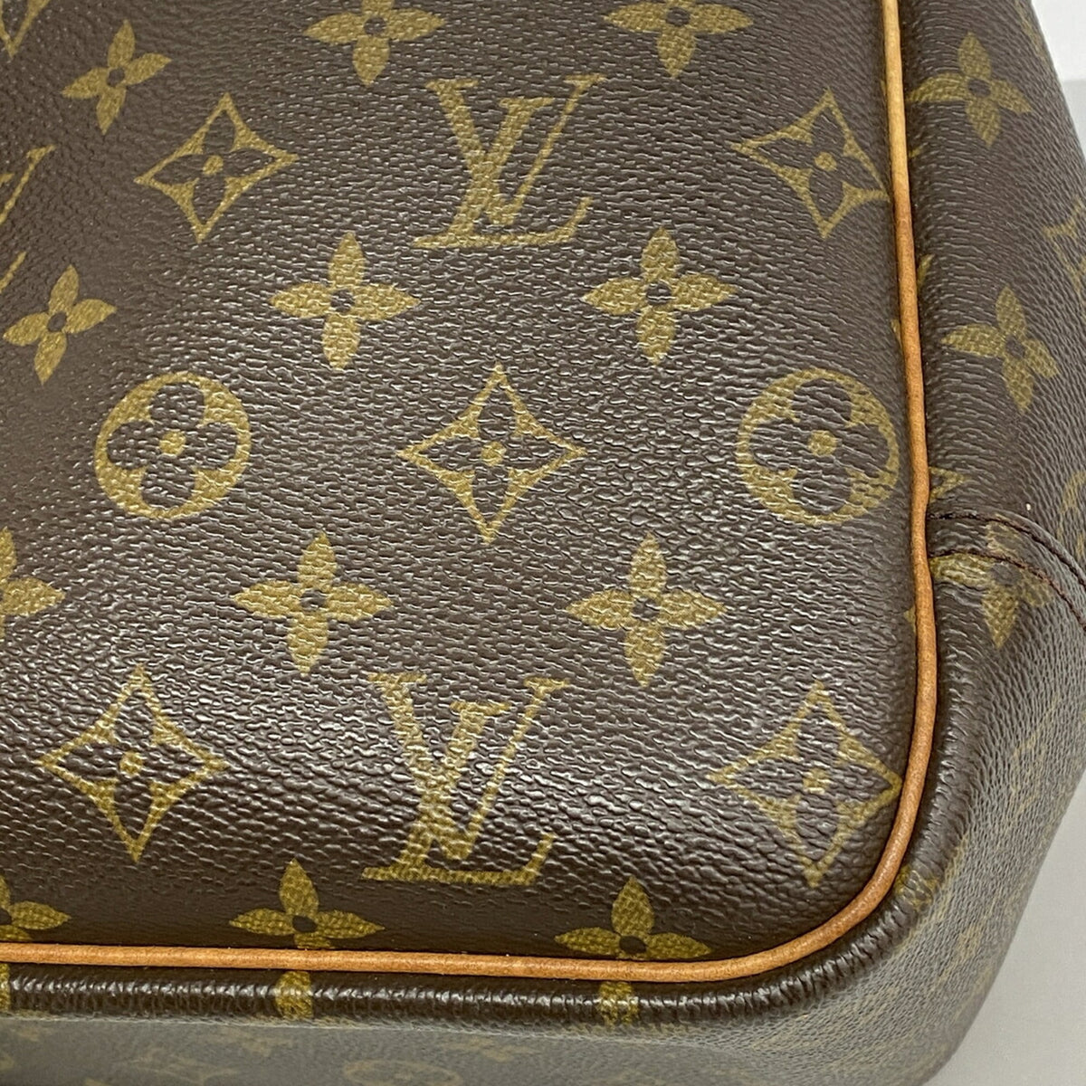 Louis Vuitton Brown Handbag (Pre-Owned)