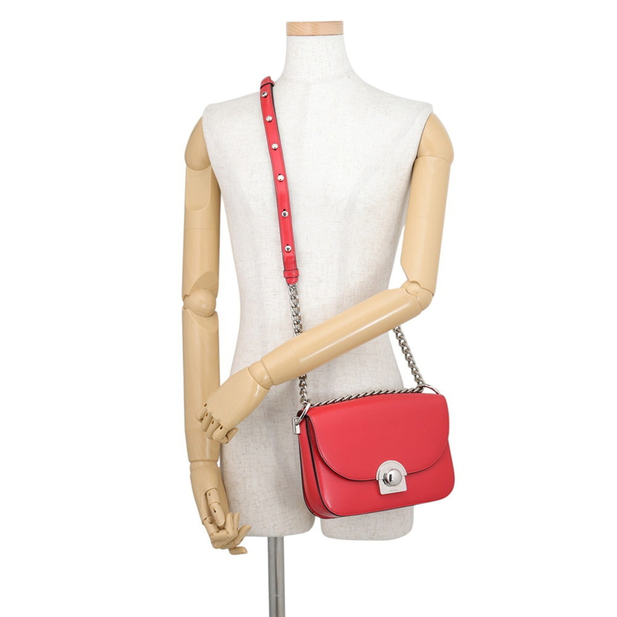 Prada Red Color Leather Shoulder Bag (Pre-Owned)