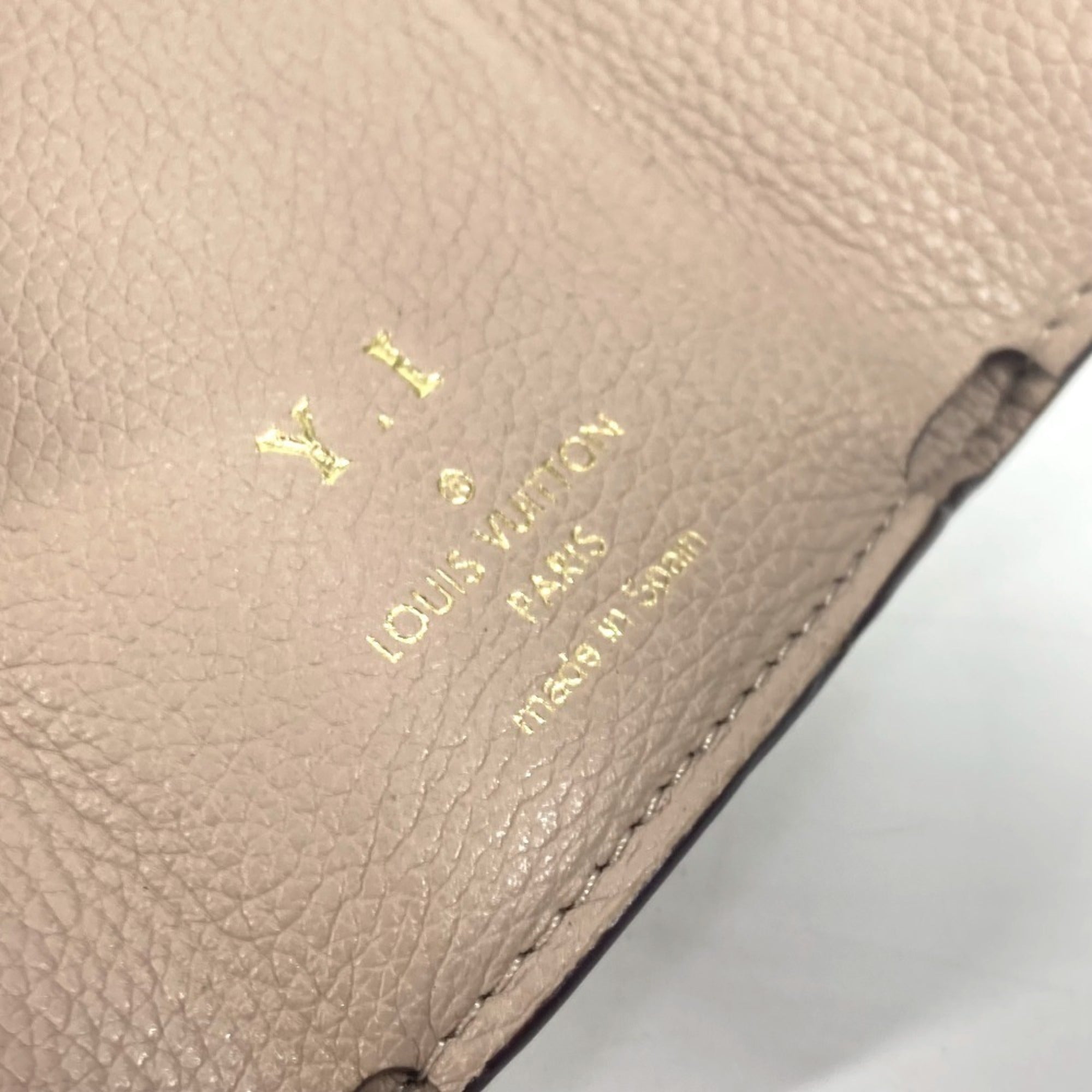 Louis Vuitton Beige Grayish Leather Wallet (Tri-Fold) (Pre-Owned)