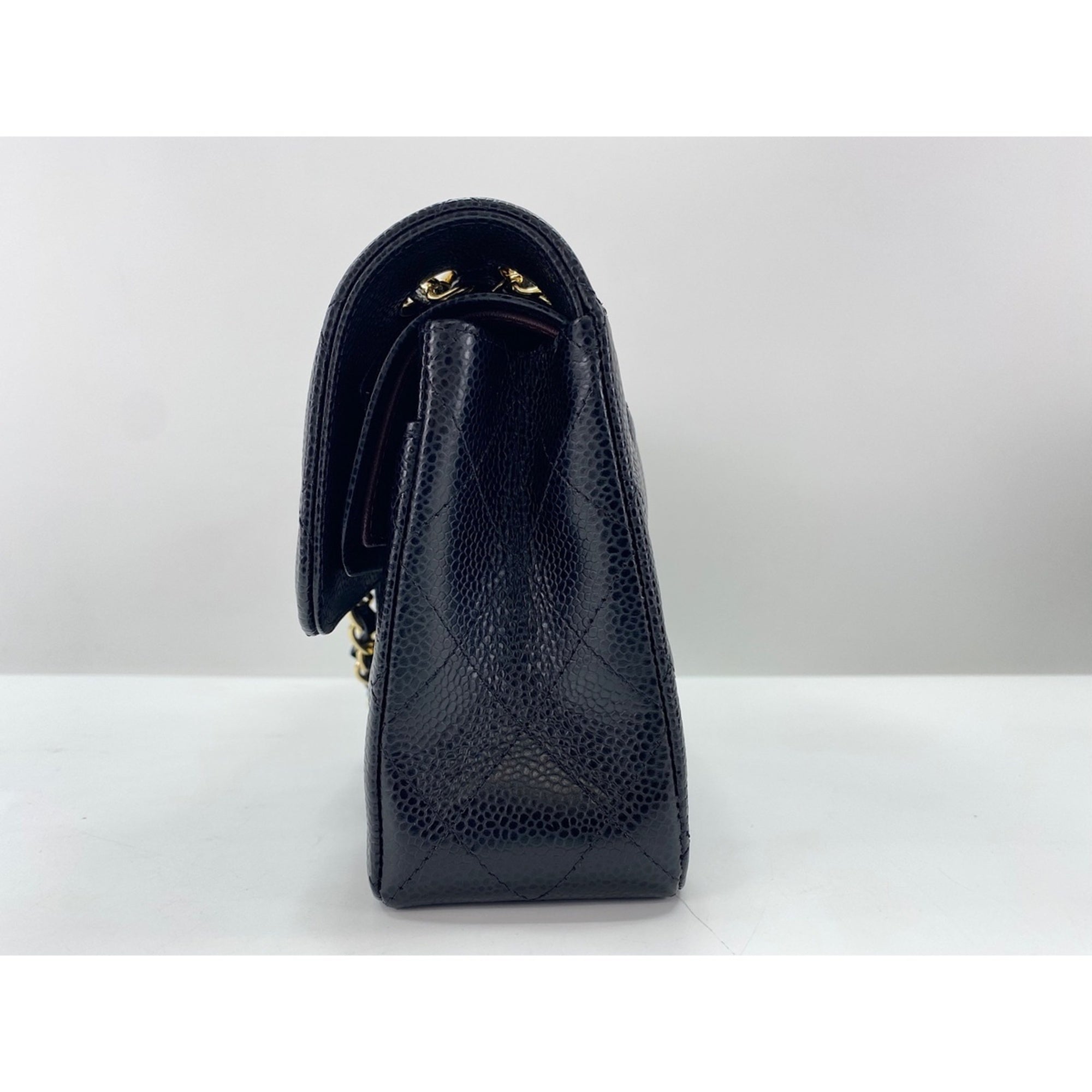 Chanel Black Shoulder Bag (Pre-Owned)