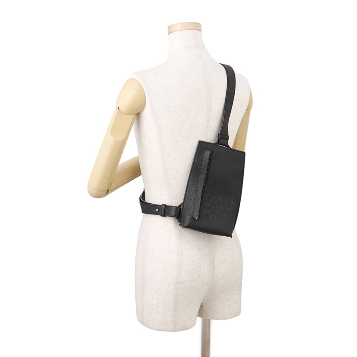 Loewe Black Leather Handbag Sling Bag (Pre-Owned)
