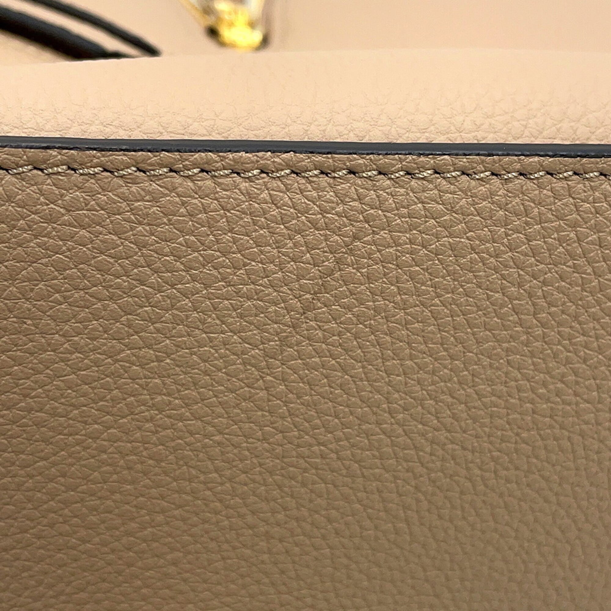 Loewe Beige Sand Leather Handbag (Pre-Owned)
