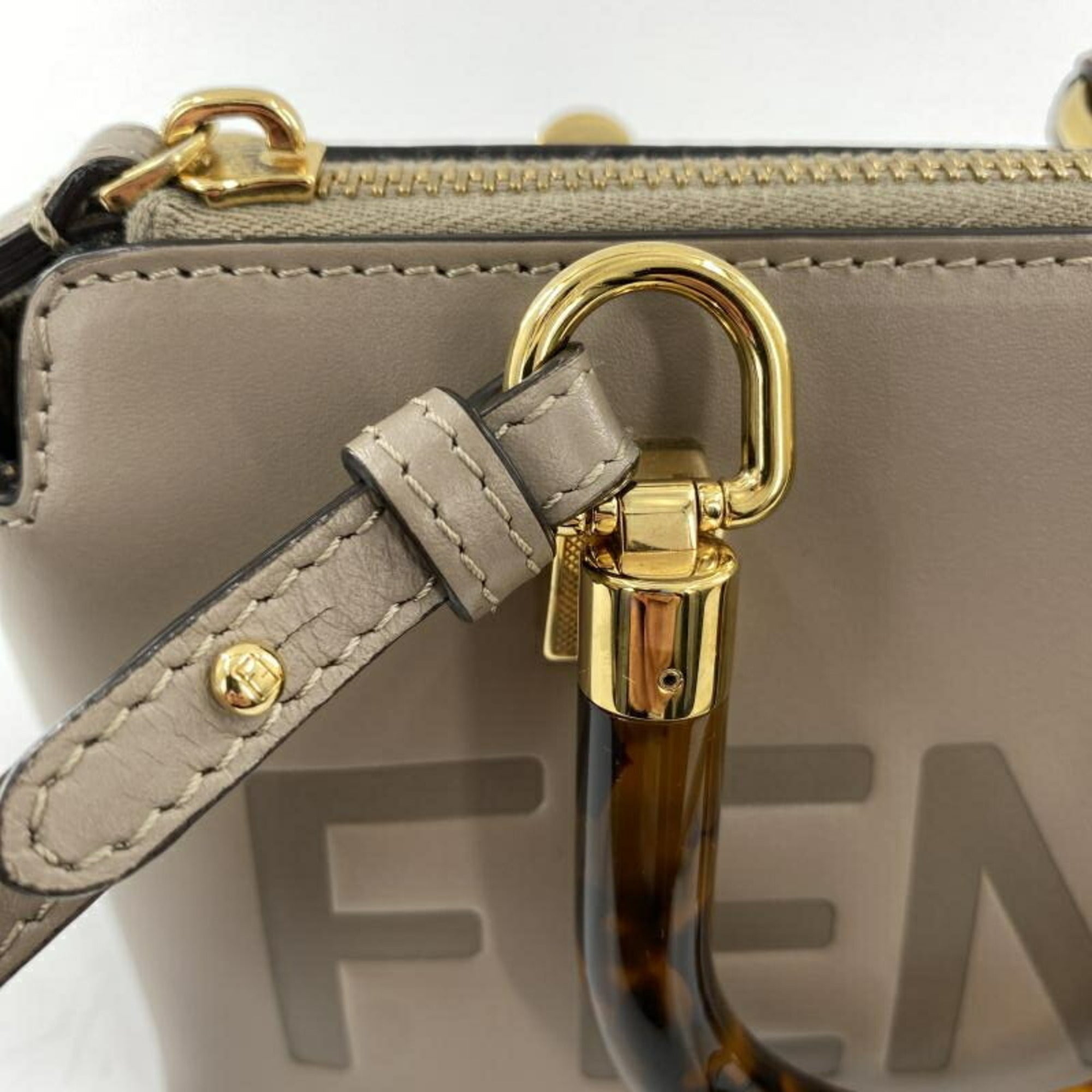 Fendi Brown Leather Shoulder Bag (Pre-Owned)