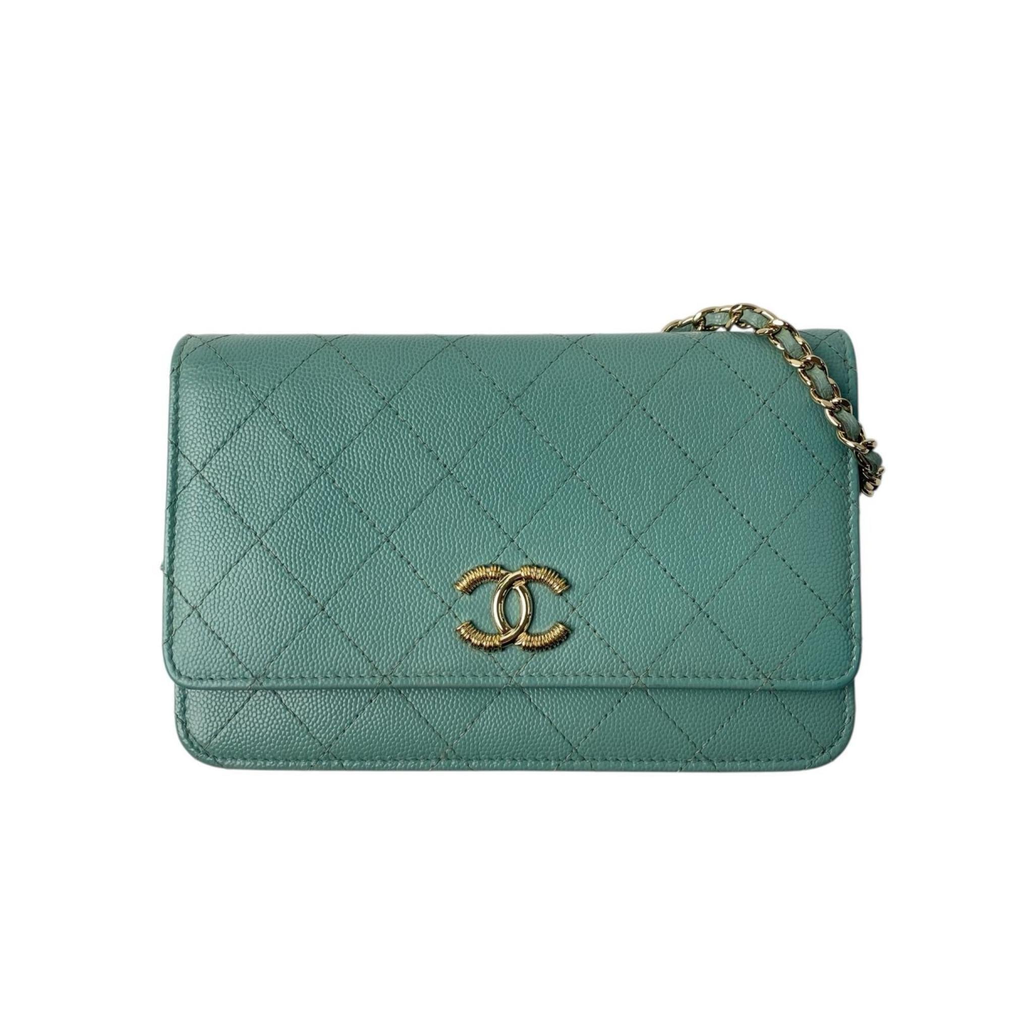 Chanel Green Grained Calfskin Shoulder Bag (Pre-Owned)