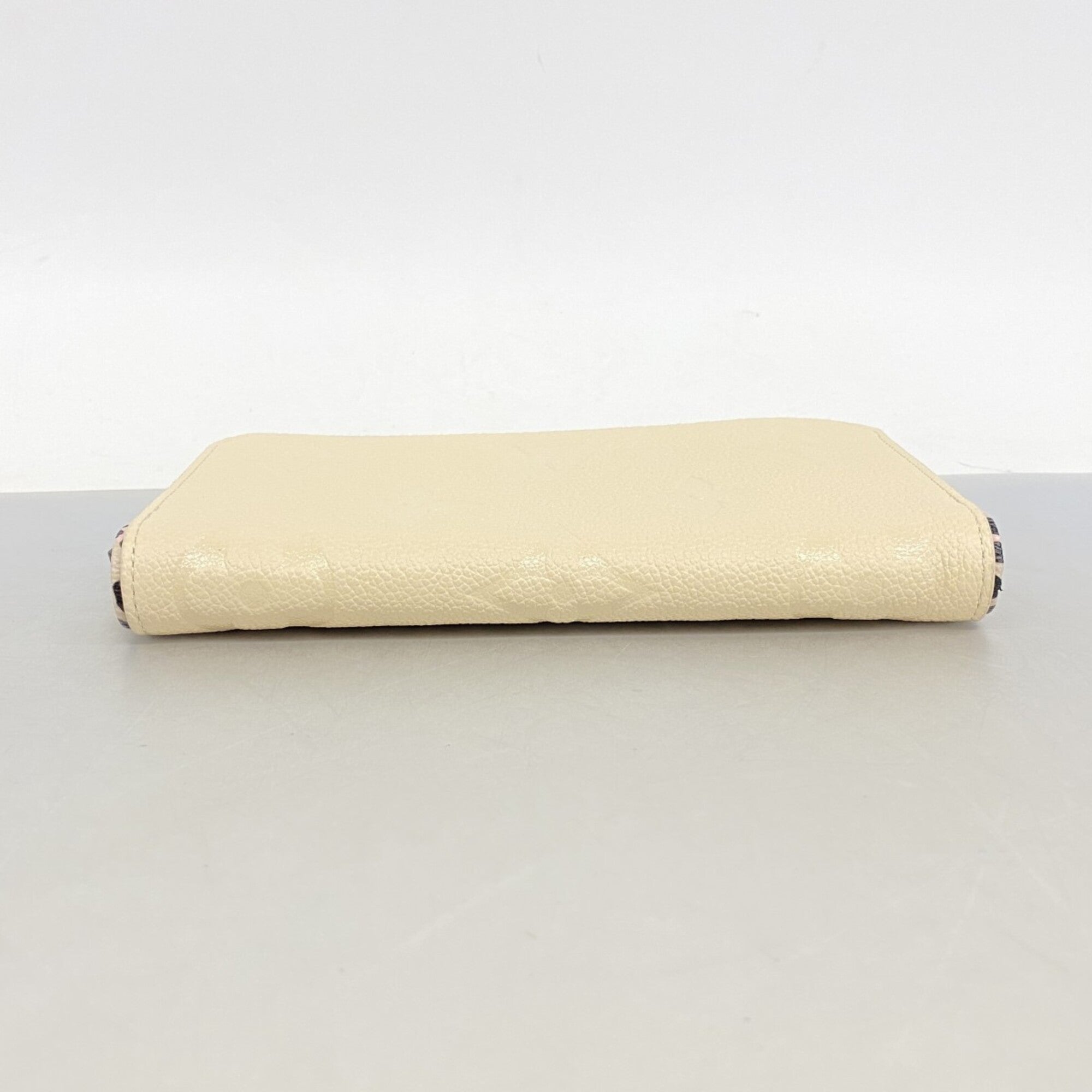Louis Vuitton Cream Long Wallet (Bi-Fold) (Pre-Owned)