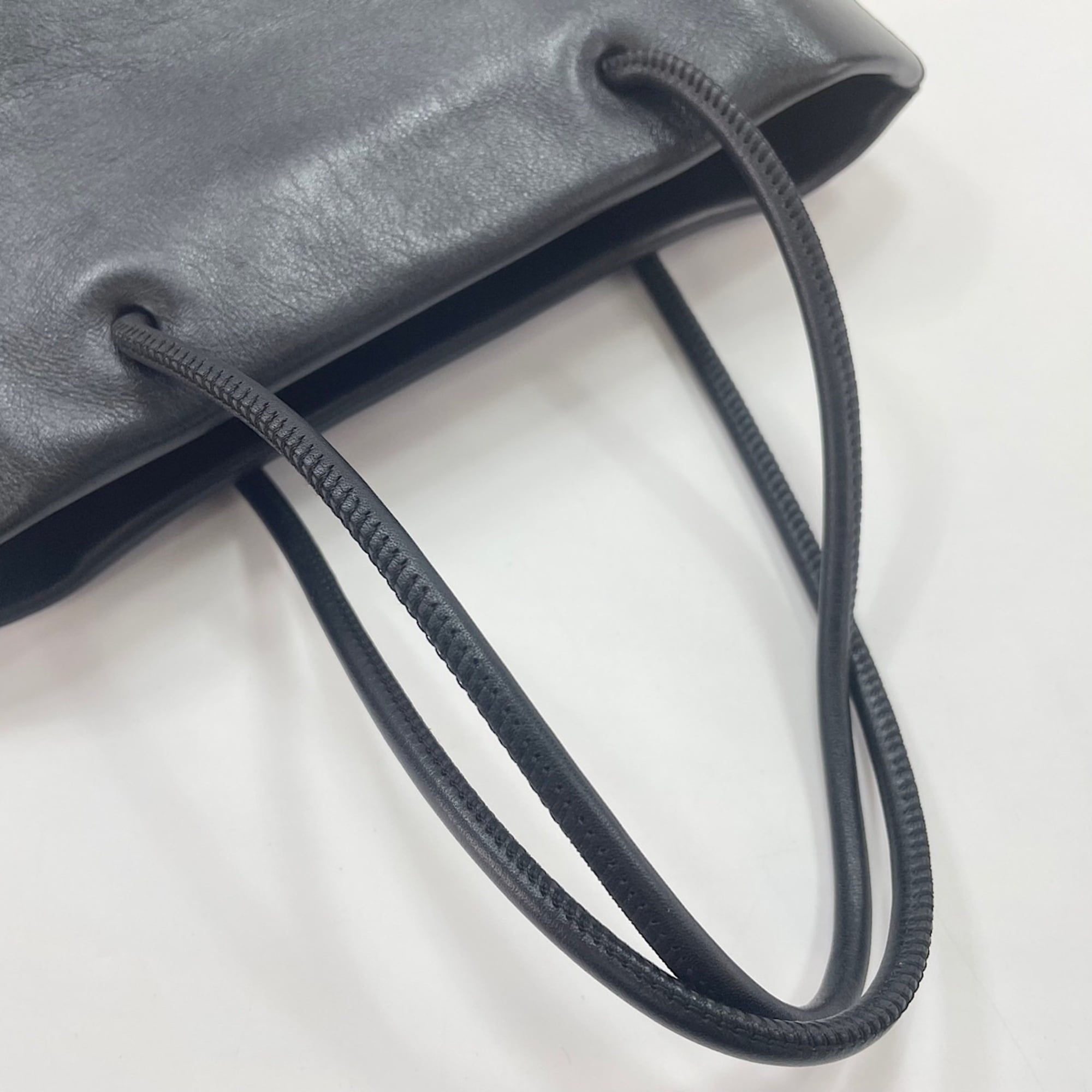 Chanel Black Handbag (Pre-Owned)
