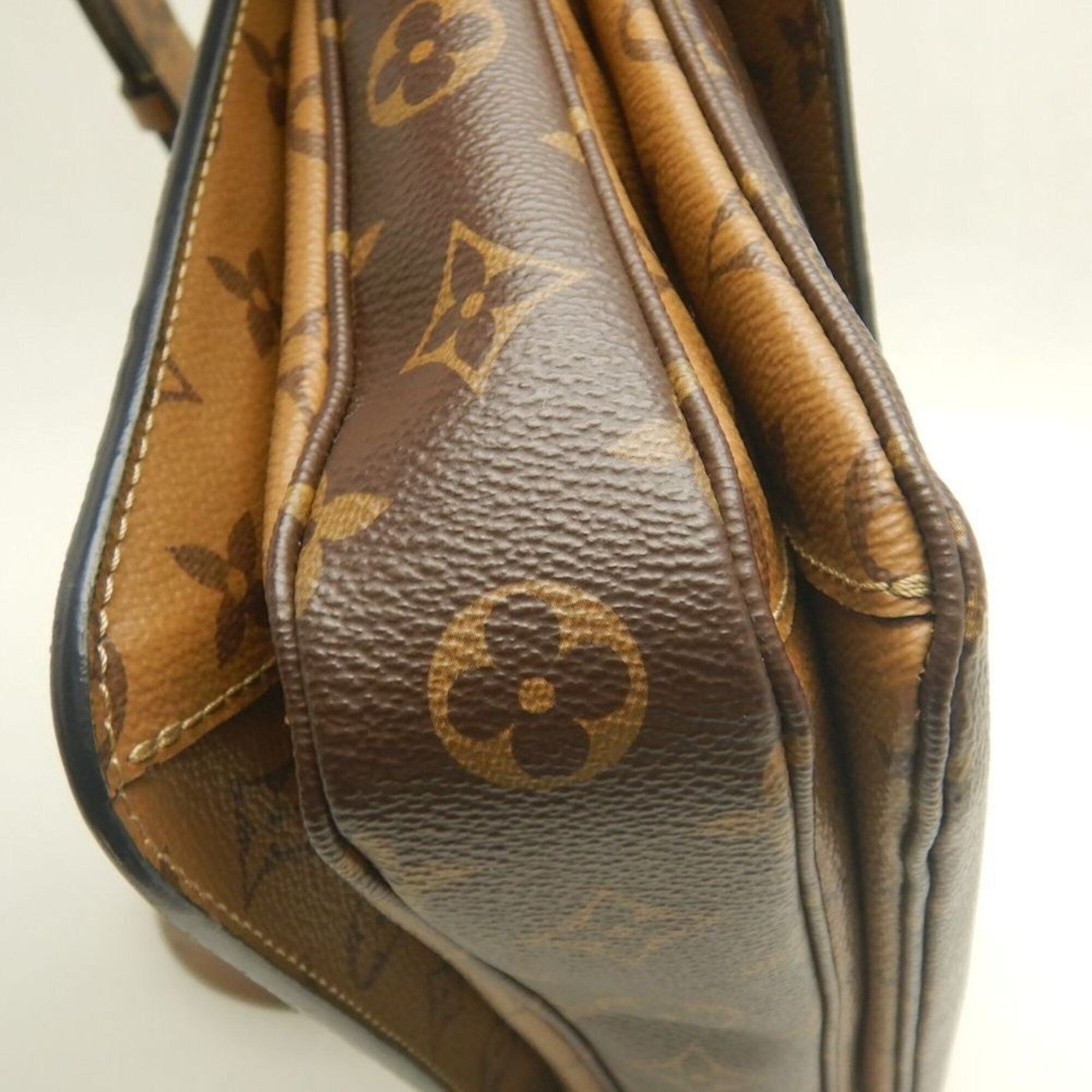 Louis Vuitton Brown Monogram Handbag (Pre-Owned)