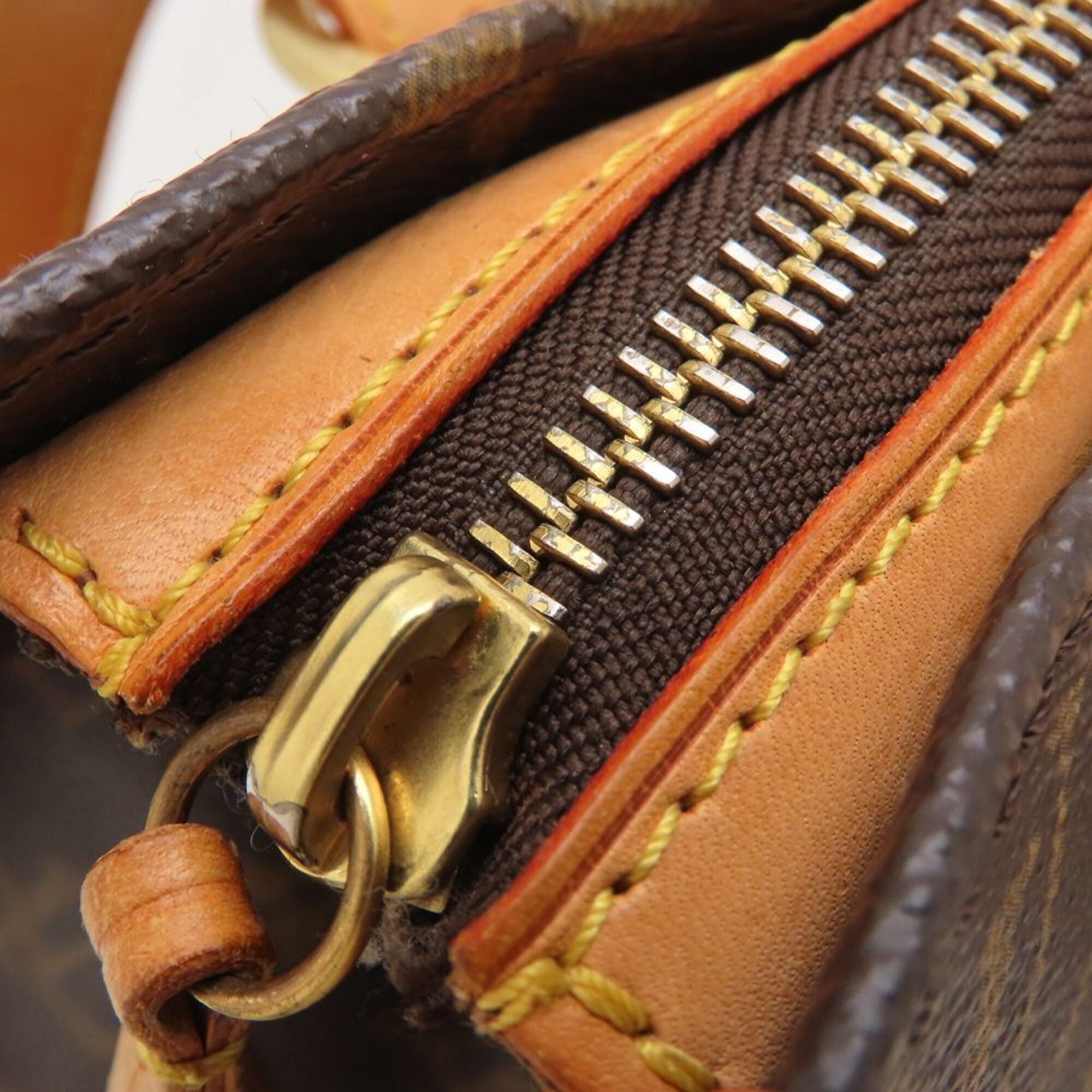 Louis Vuitton Monogram Brown Monogram Shoulder Bag (Pre-Owned)