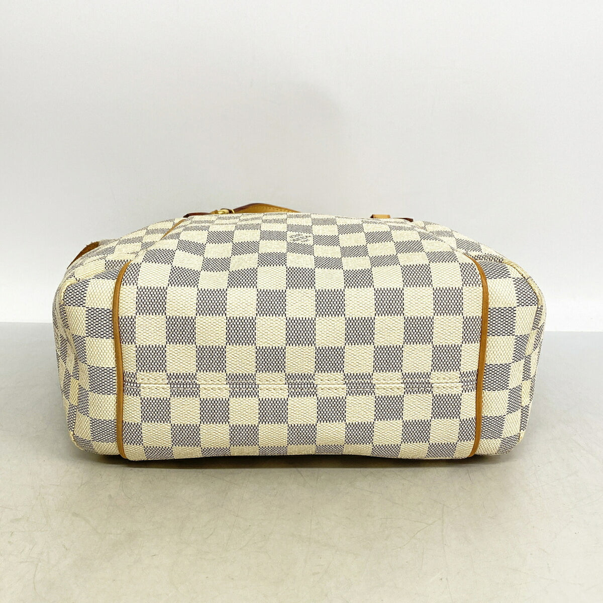 Louis Vuitton White Tote Bag (Pre-Owned)