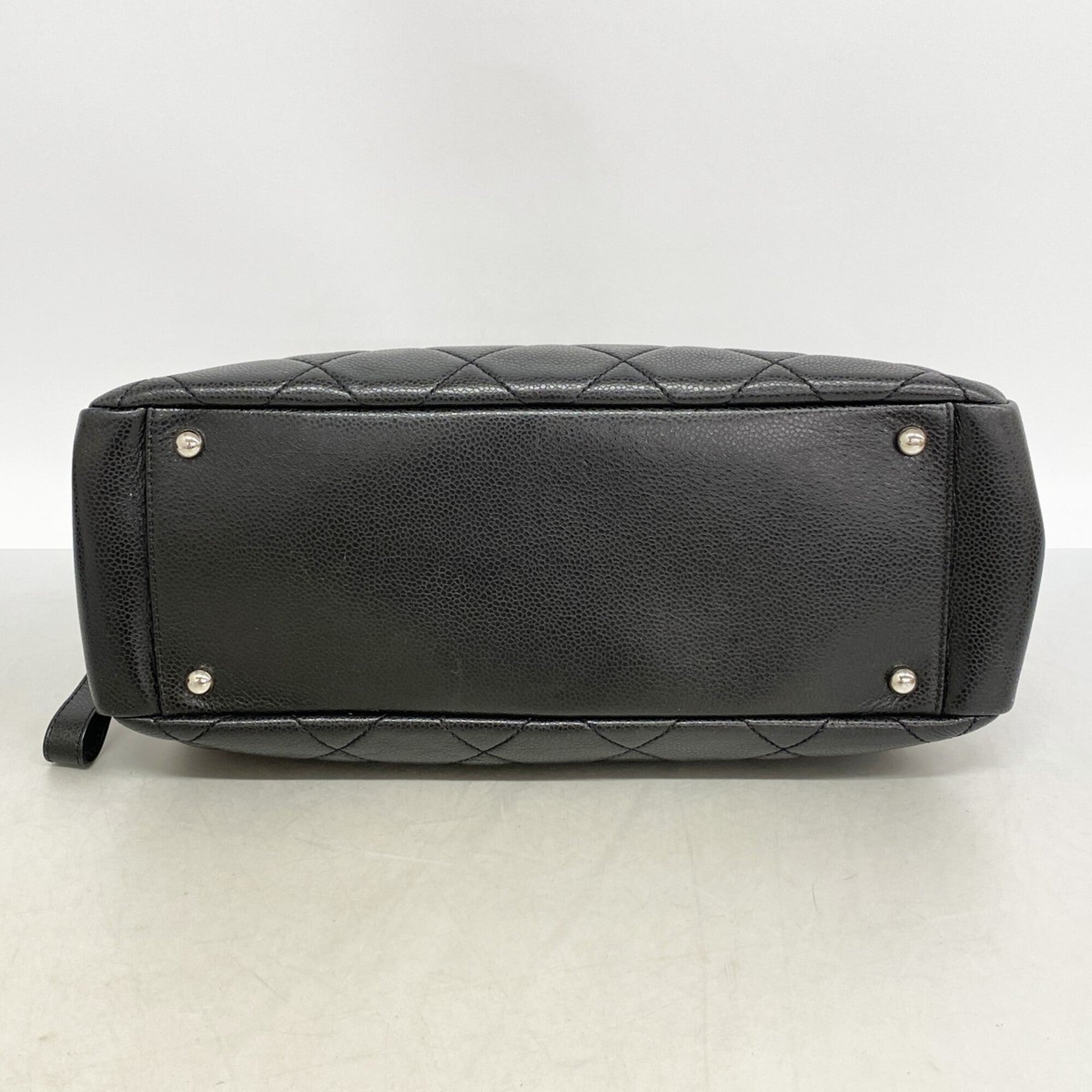 Chanel Black Grained Calfskin Shoulder Bag (Pre-Owned)
