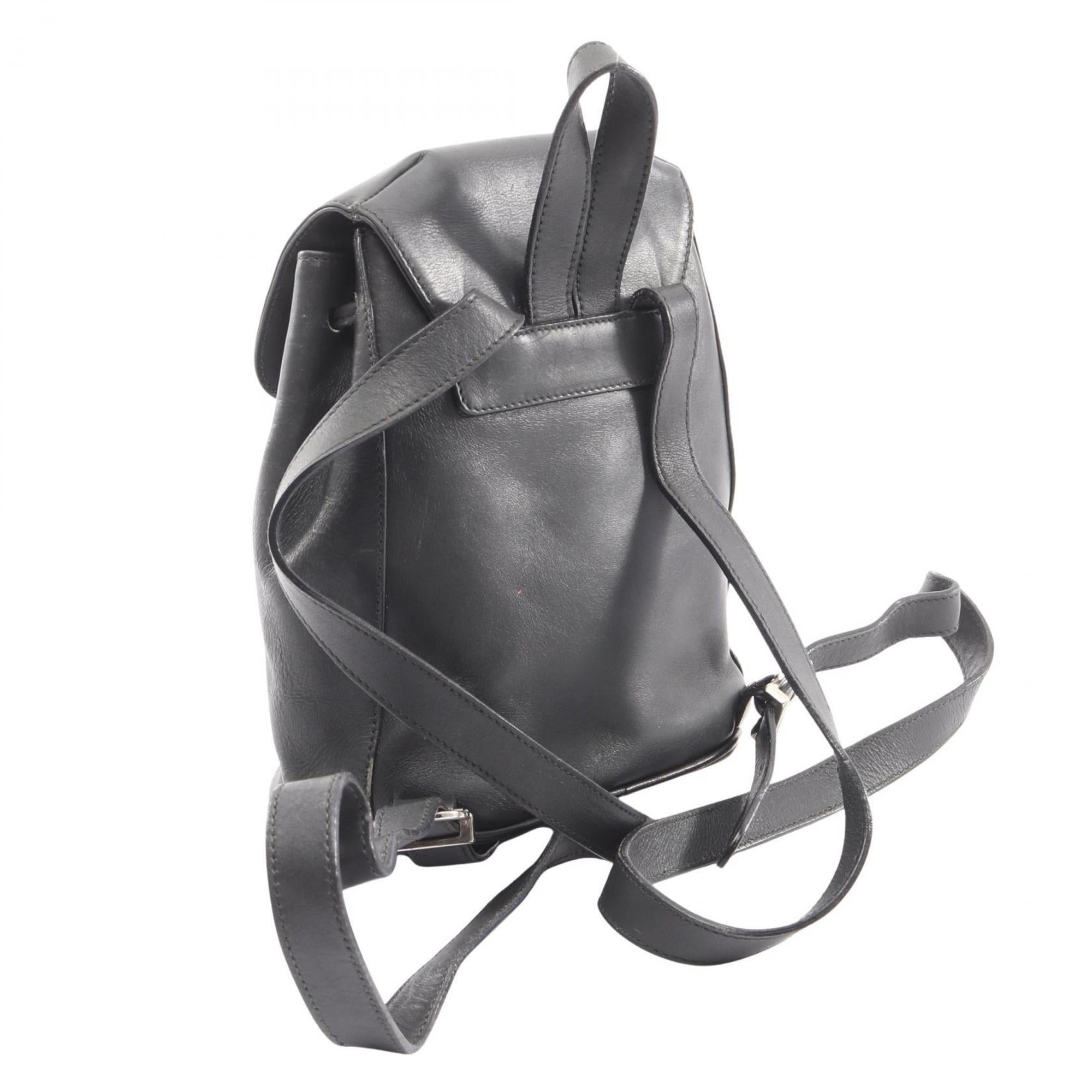Salvatore Ferragamo Gray Leather Backpack (Pre-Owned)