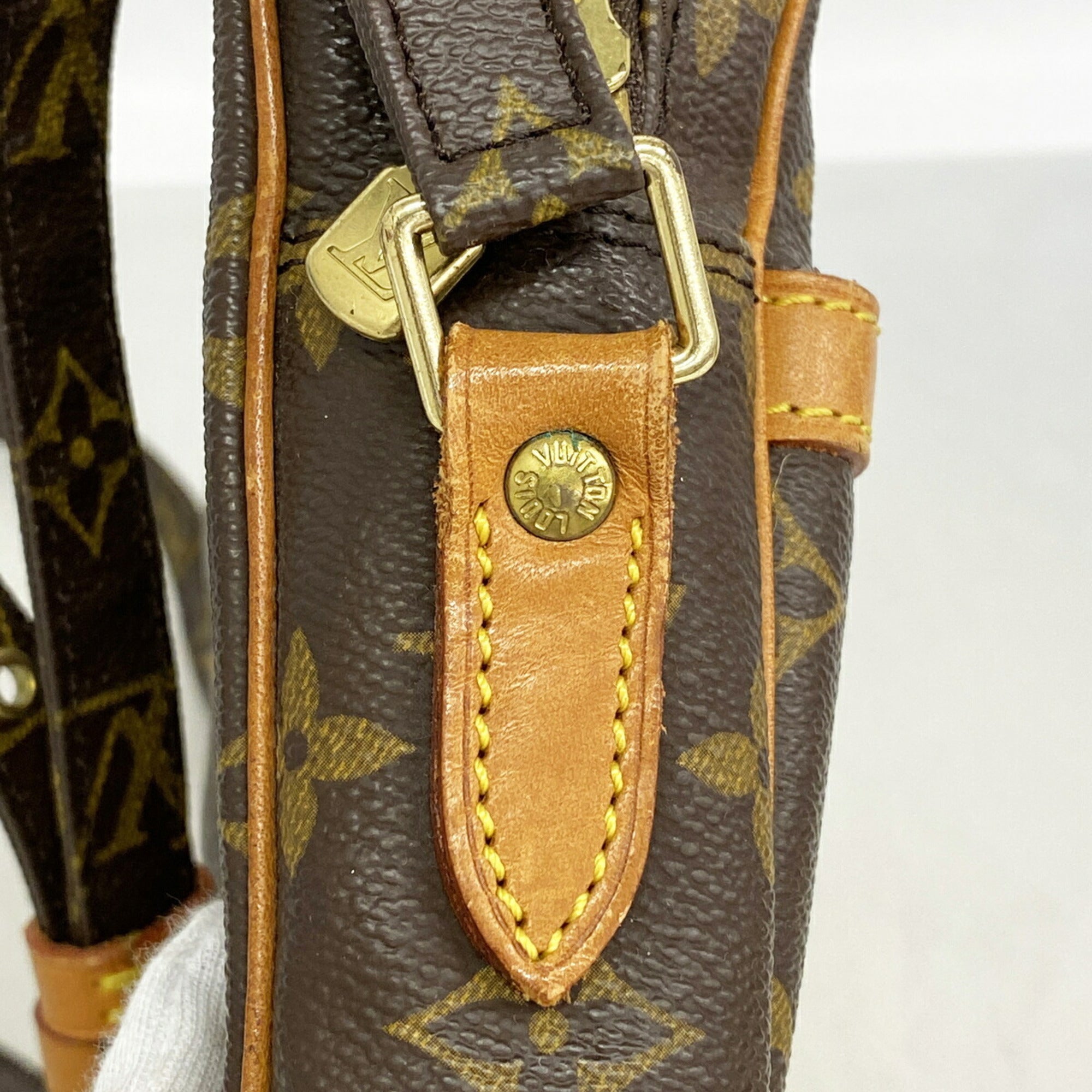 Louis Vuitton Brown Shoulder Bag (Pre-Owned)
