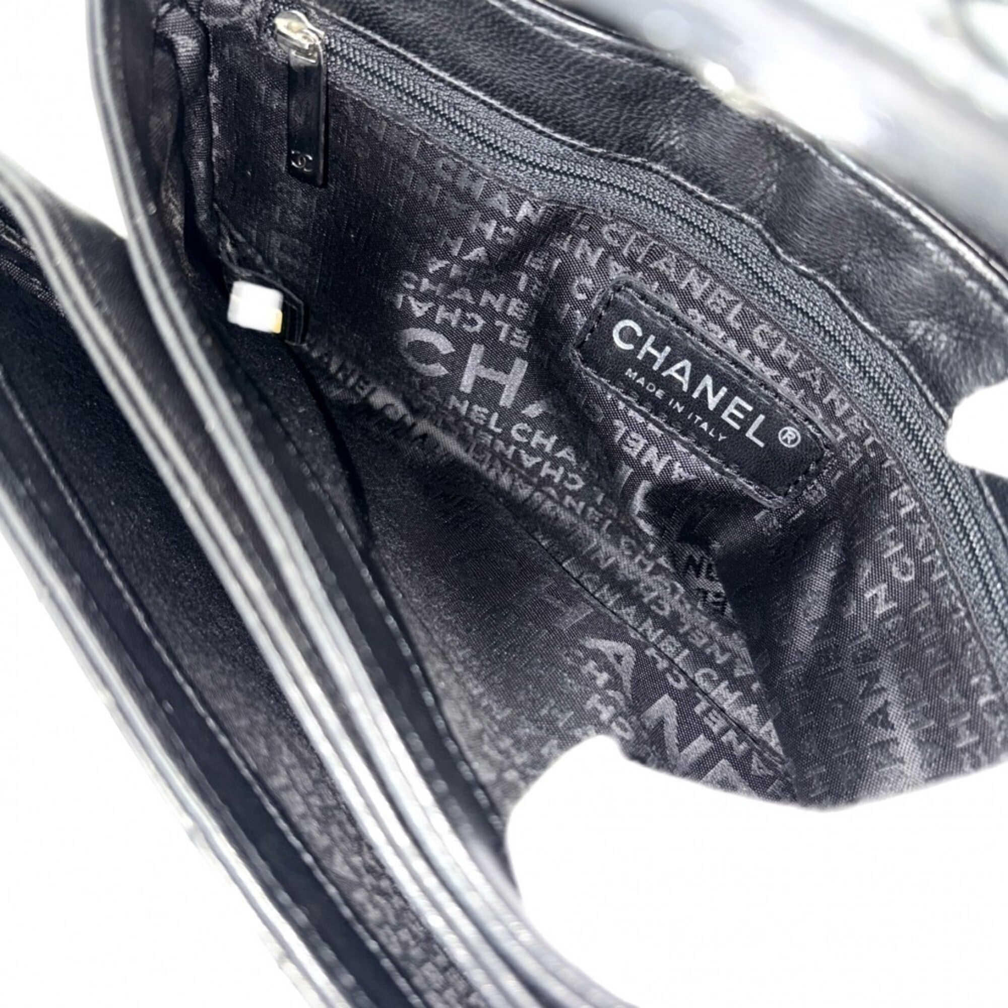 Chanel Chocolate Bar Black Leather Handbag Shoulder Bag (Pre-Owned)