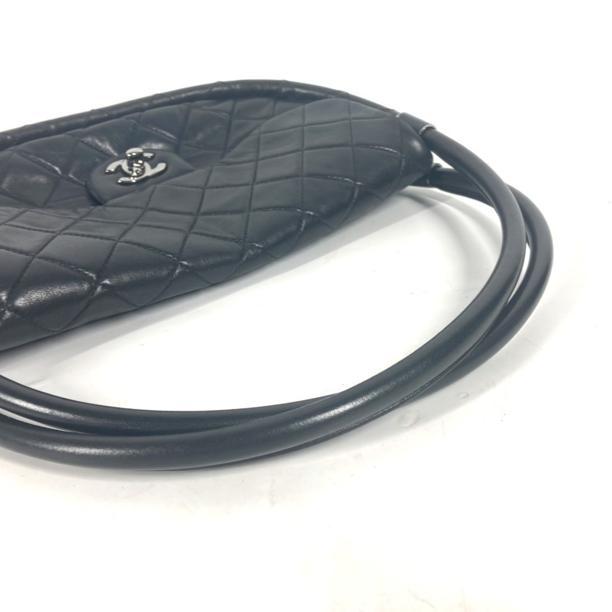 Chanel Black Leather Handbag (Pre-Owned)