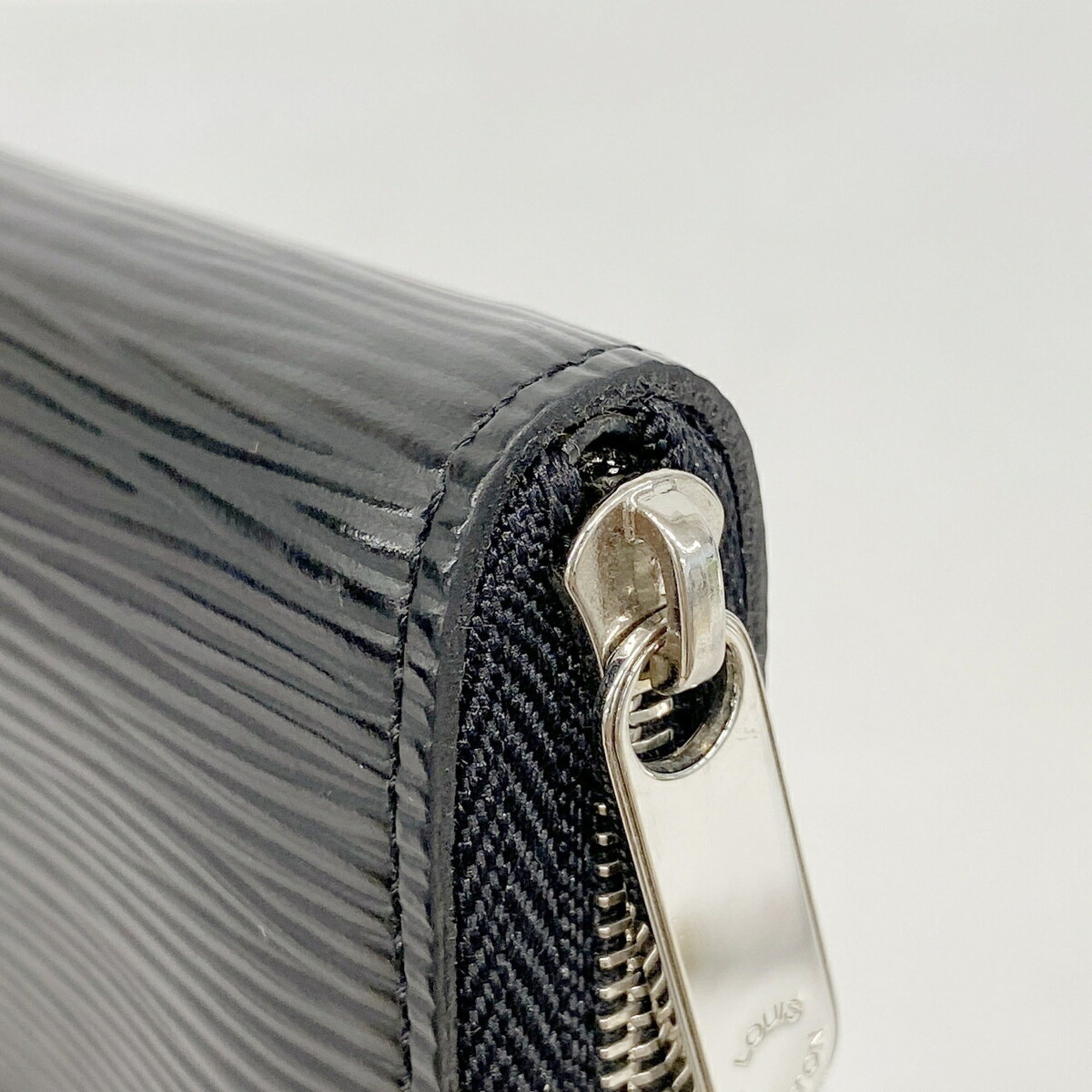 Louis Vuitton Noir Coin Purse/Coin Case (Pre-Owned)