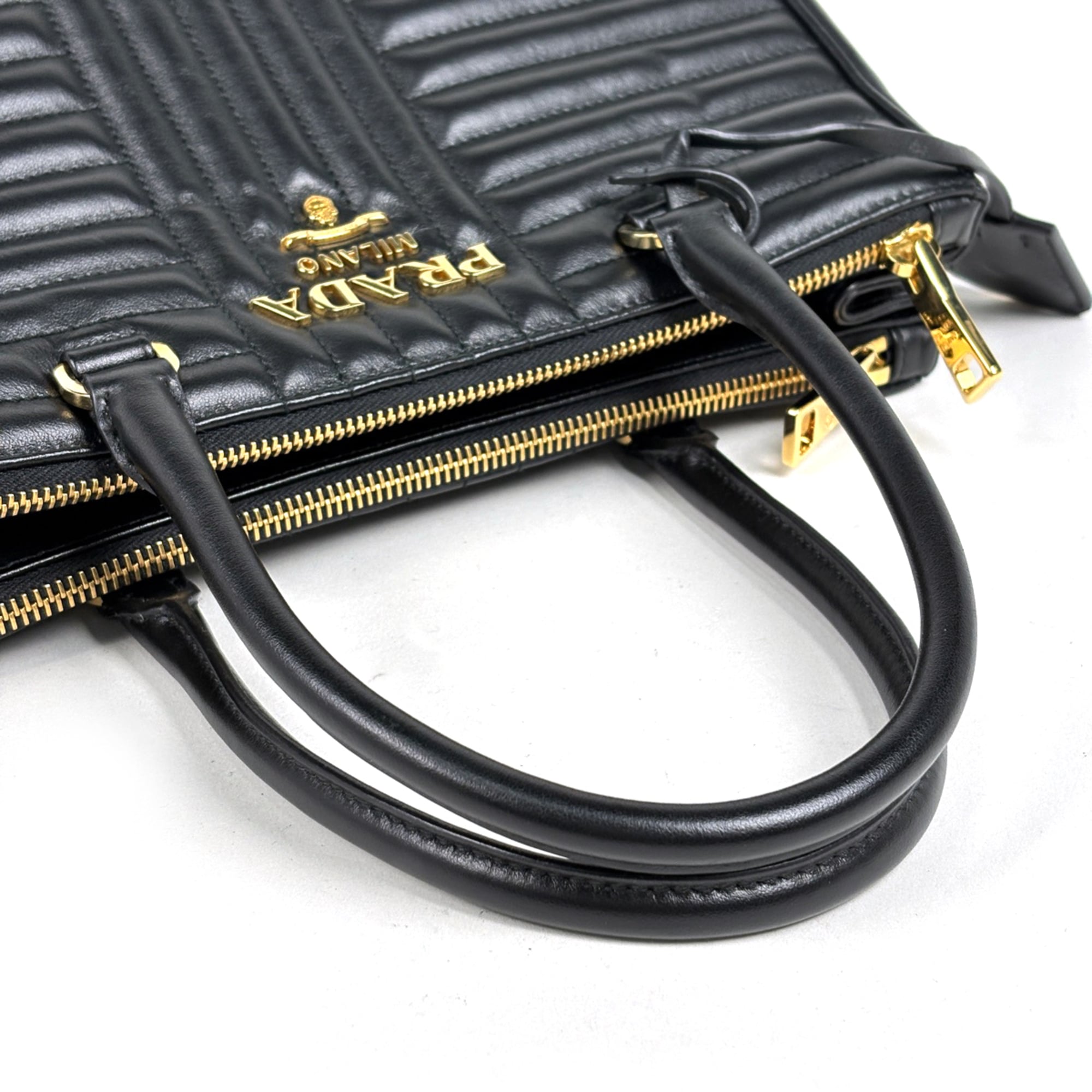 Prada Black Leather Handbag (Pre-Owned)