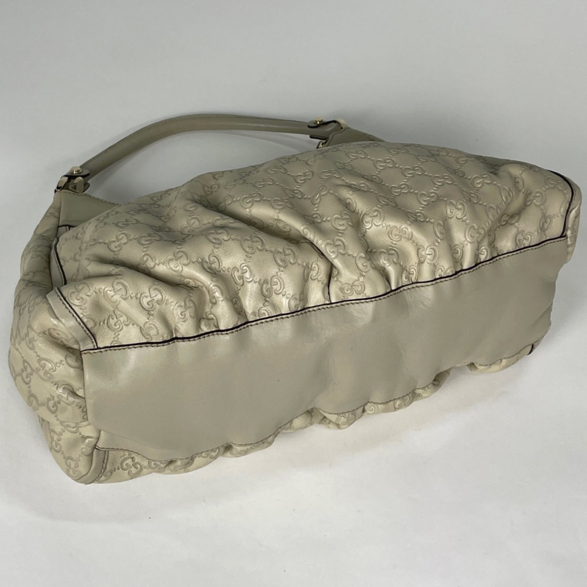 Gucci White Leather Shoulder Bag (Pre-Owned)
