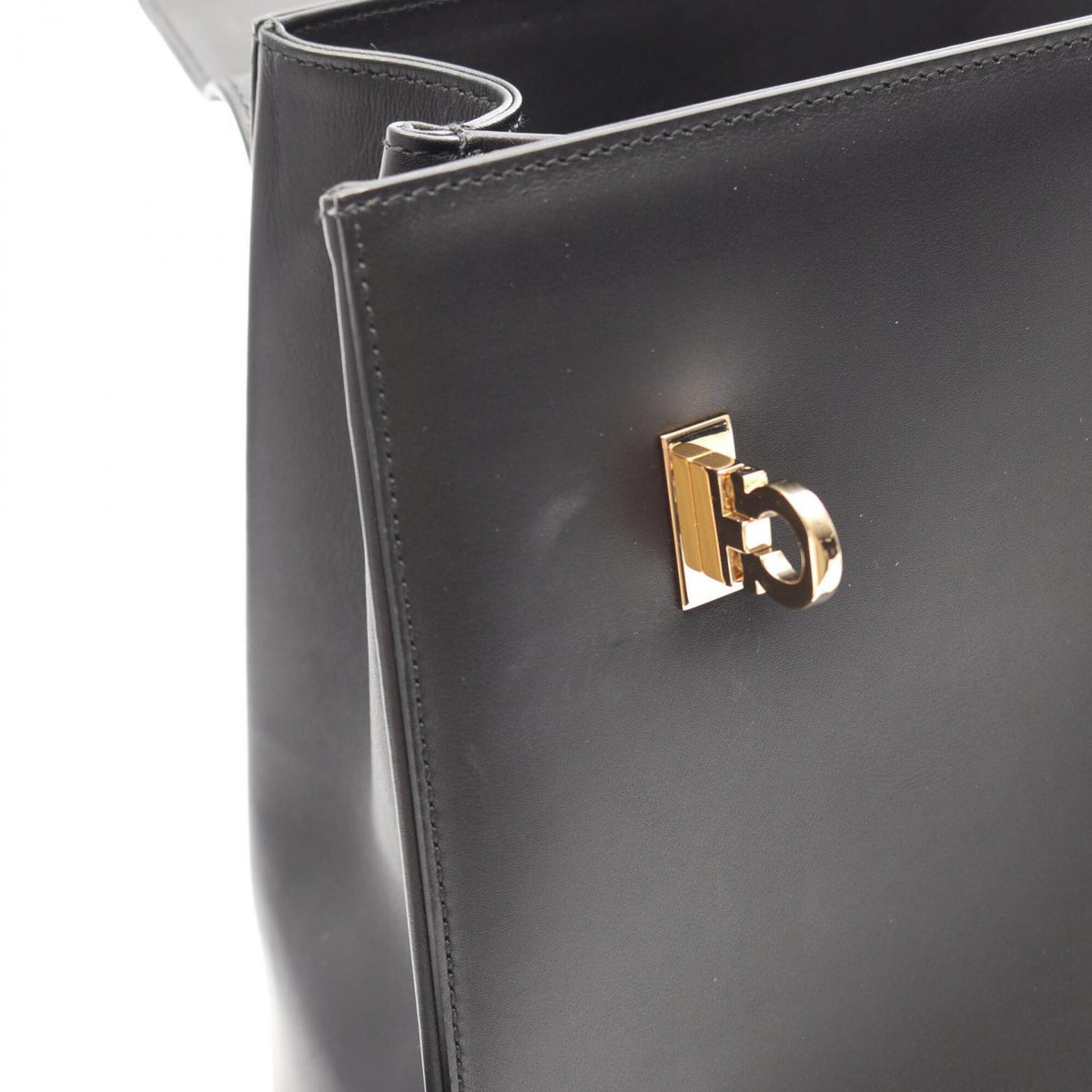 Salvatore Ferragamo Black Leather Handbag (Pre-Owned)