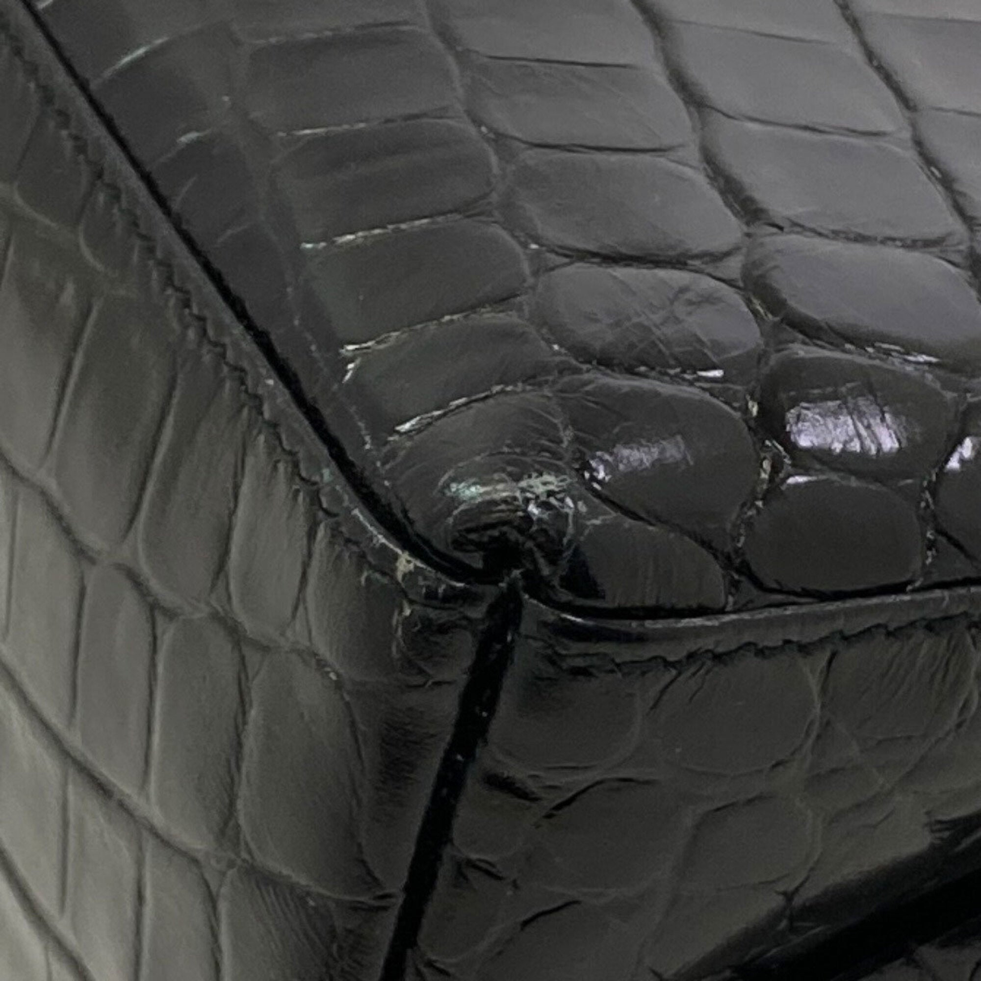 Salvatore Ferragamo Black Leather Handbag (Pre-Owned)