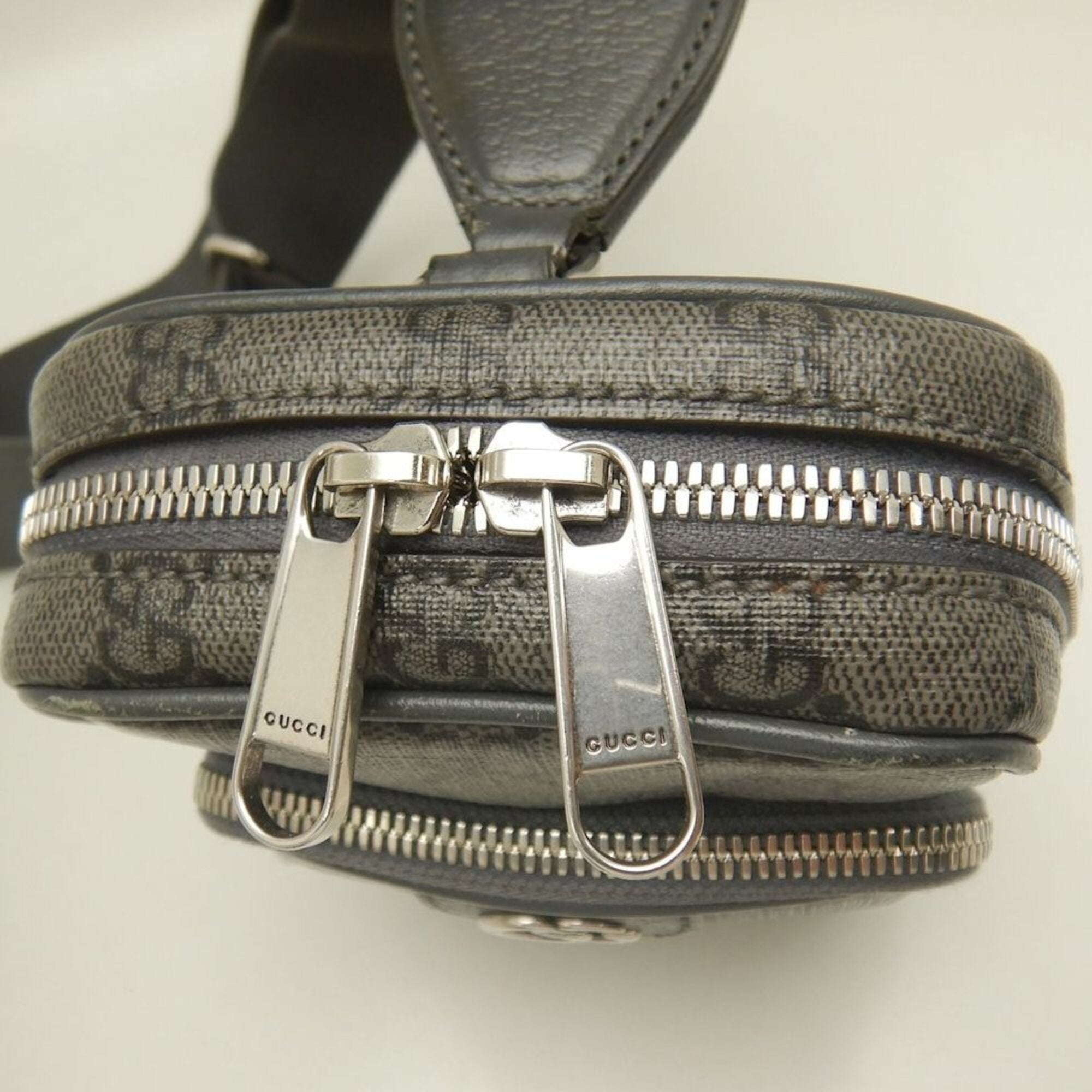 Gucci Gray Gg Supreme Canvas Sling Bag (Pre-Owned)